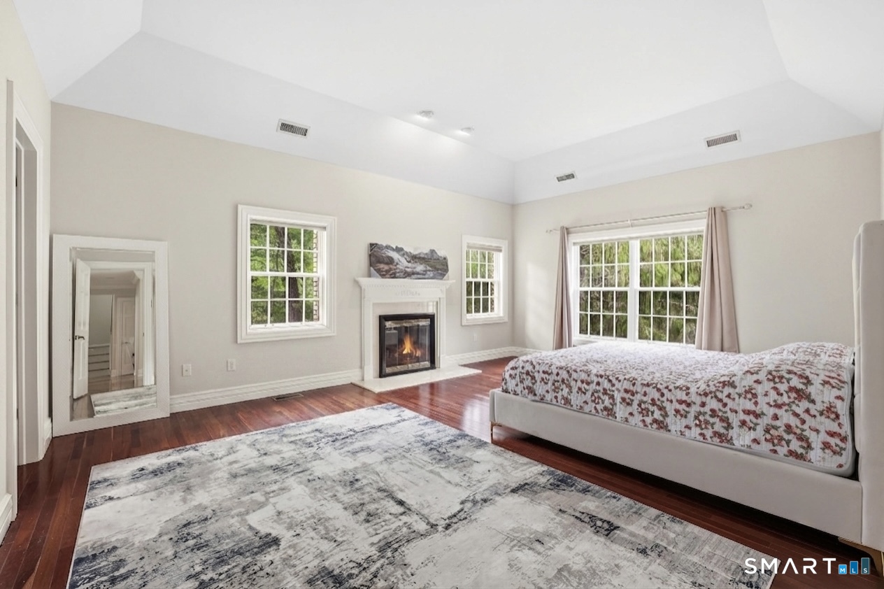 18 West Haviland Lane