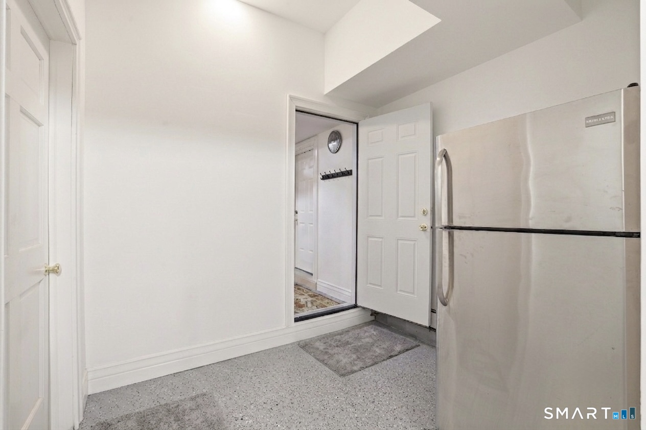 18 West Haviland Lane B
