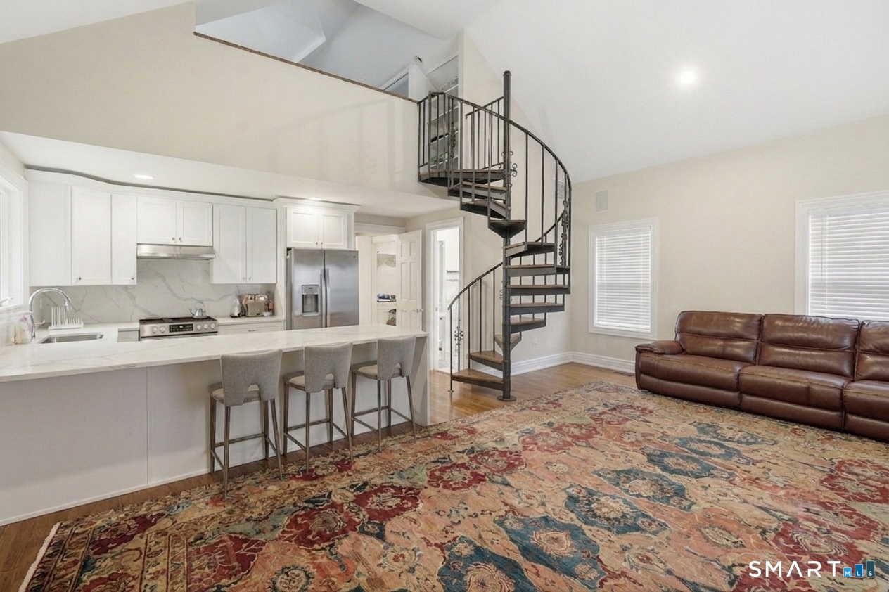 18 West Haviland Lane B