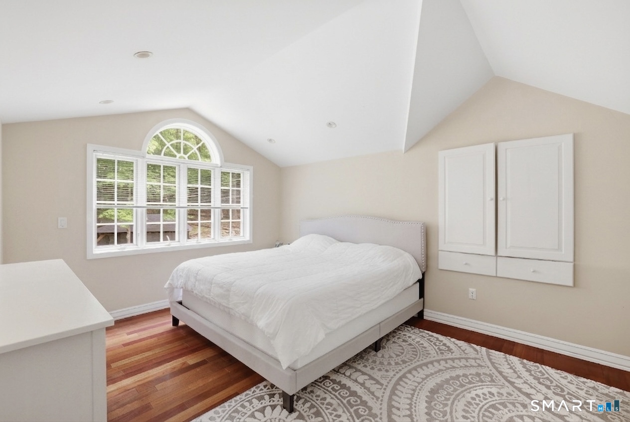 18 West Haviland Lane B