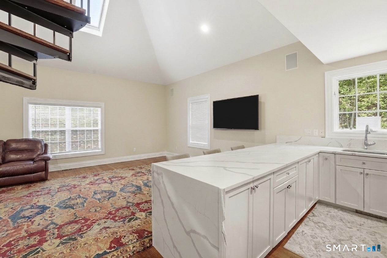 18 West Haviland Lane B