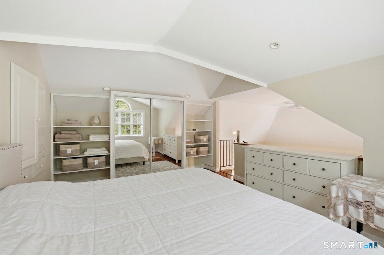 18 West Haviland Lane B