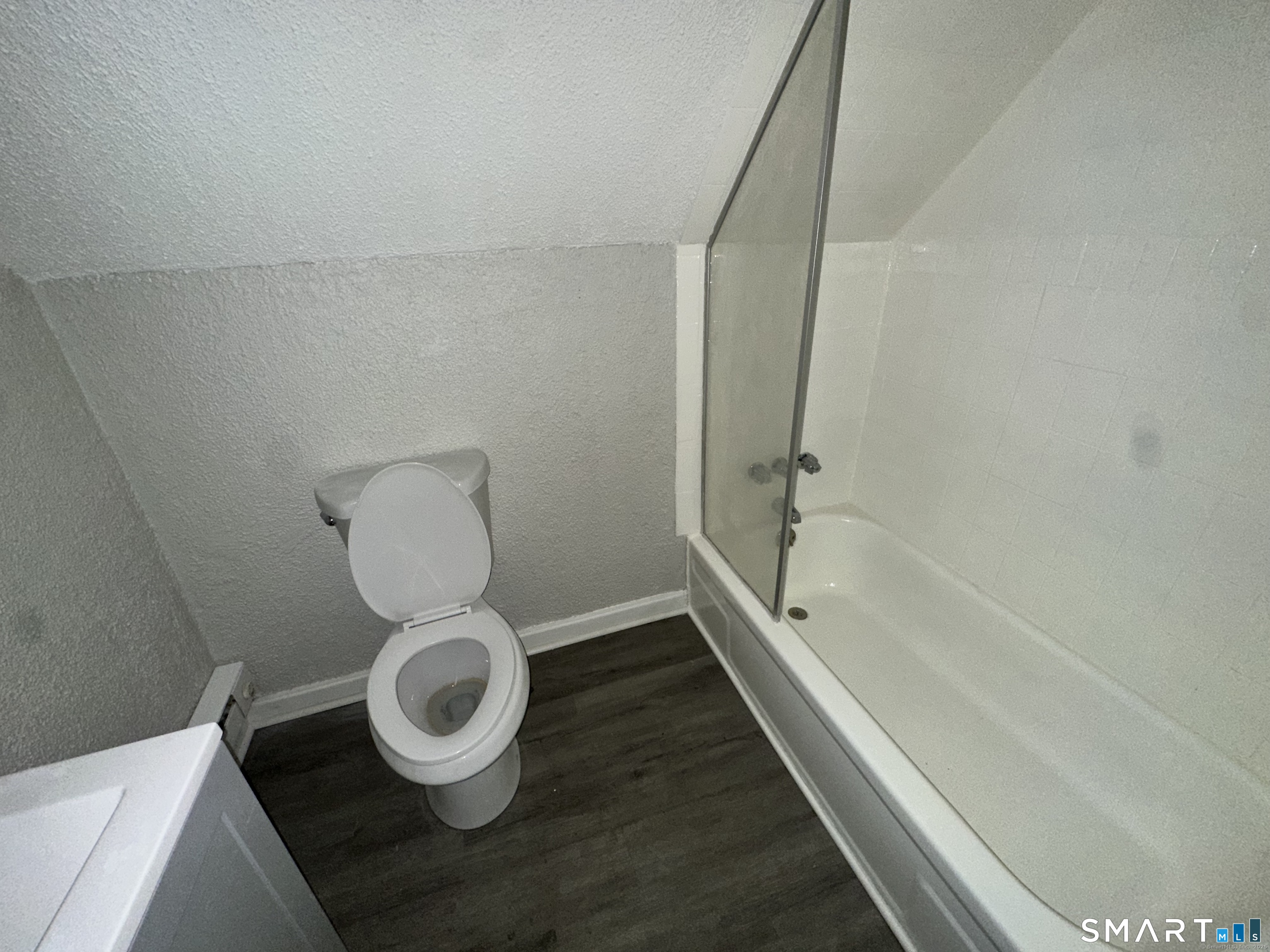 76-78 Sanford Avenue Unit: 3rd Fl