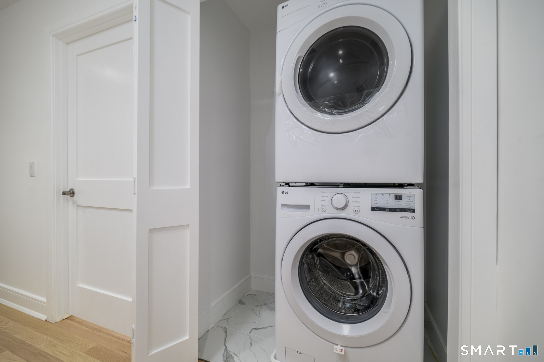 1911 Summer Street Unit: 2