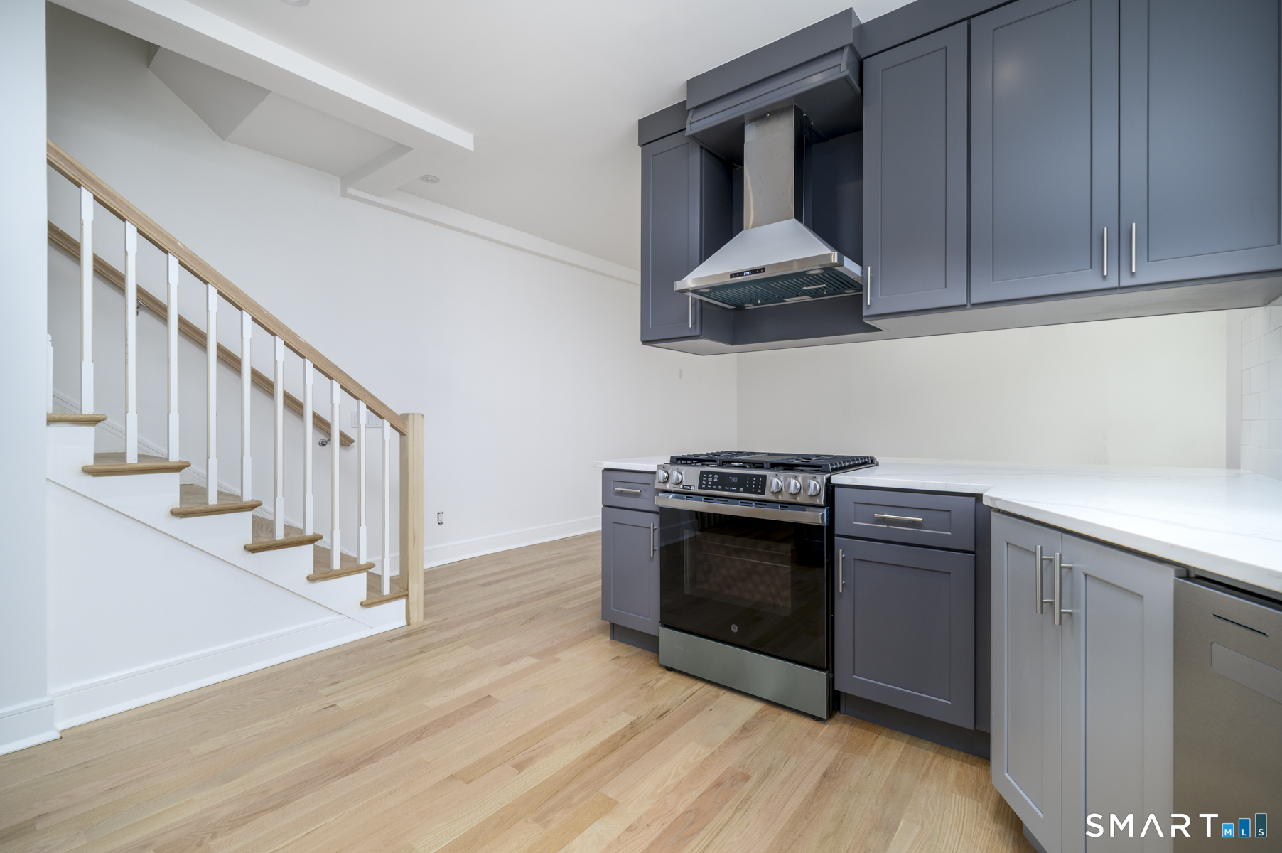 1911 Summer Street Unit: 2