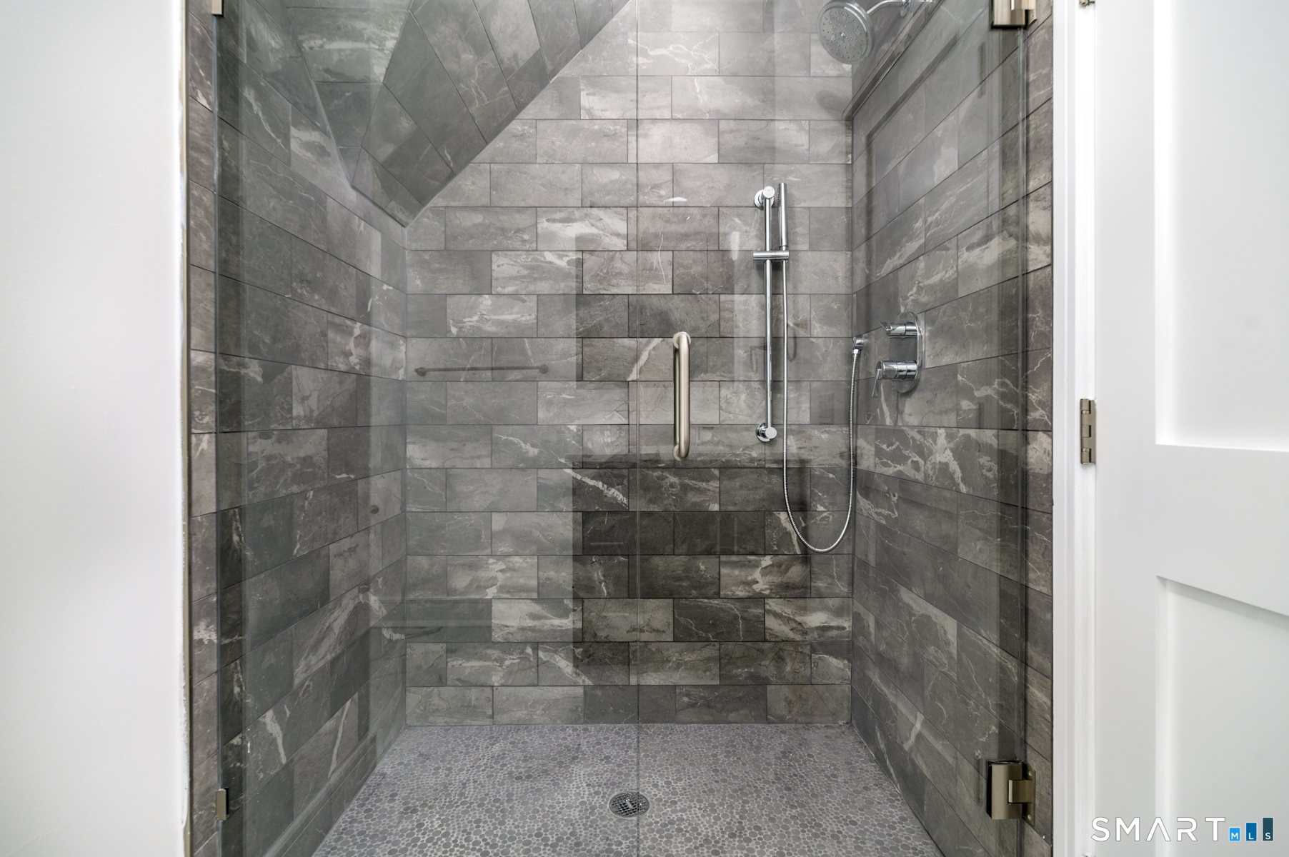 1911 Summer Street Unit: 2