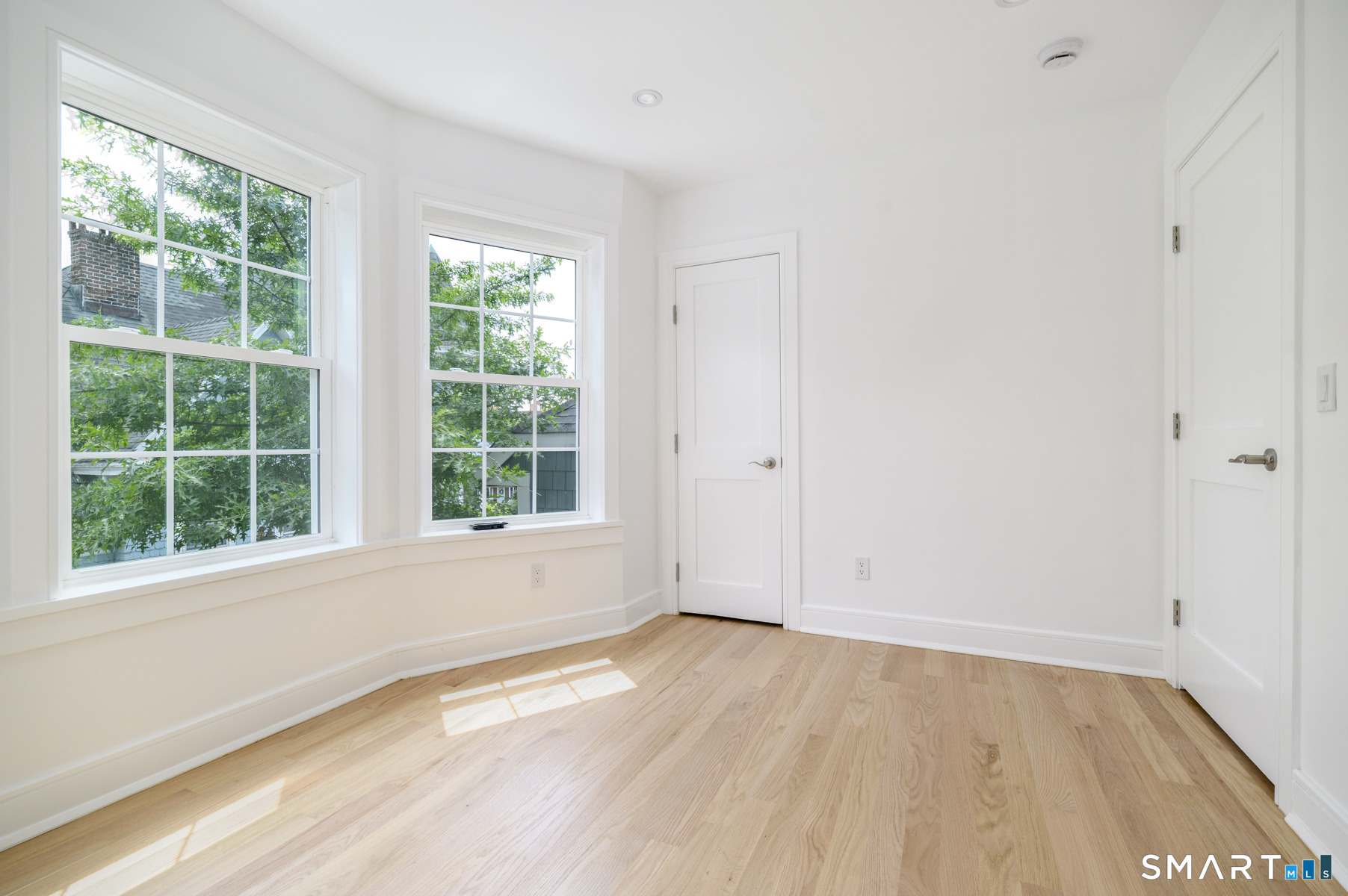 1911 Summer Street Unit: 2