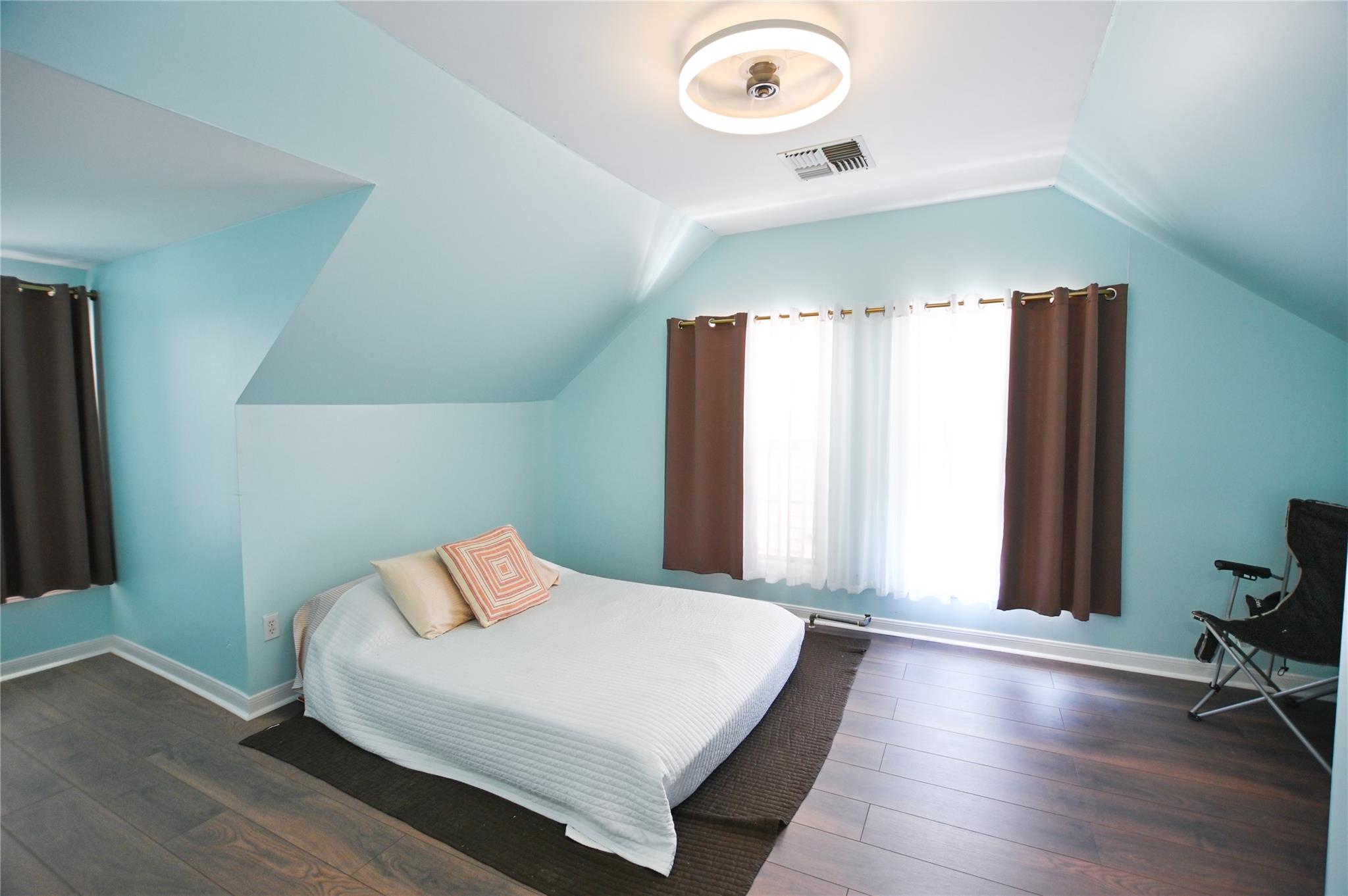 4009 Avenue O Unit: Front