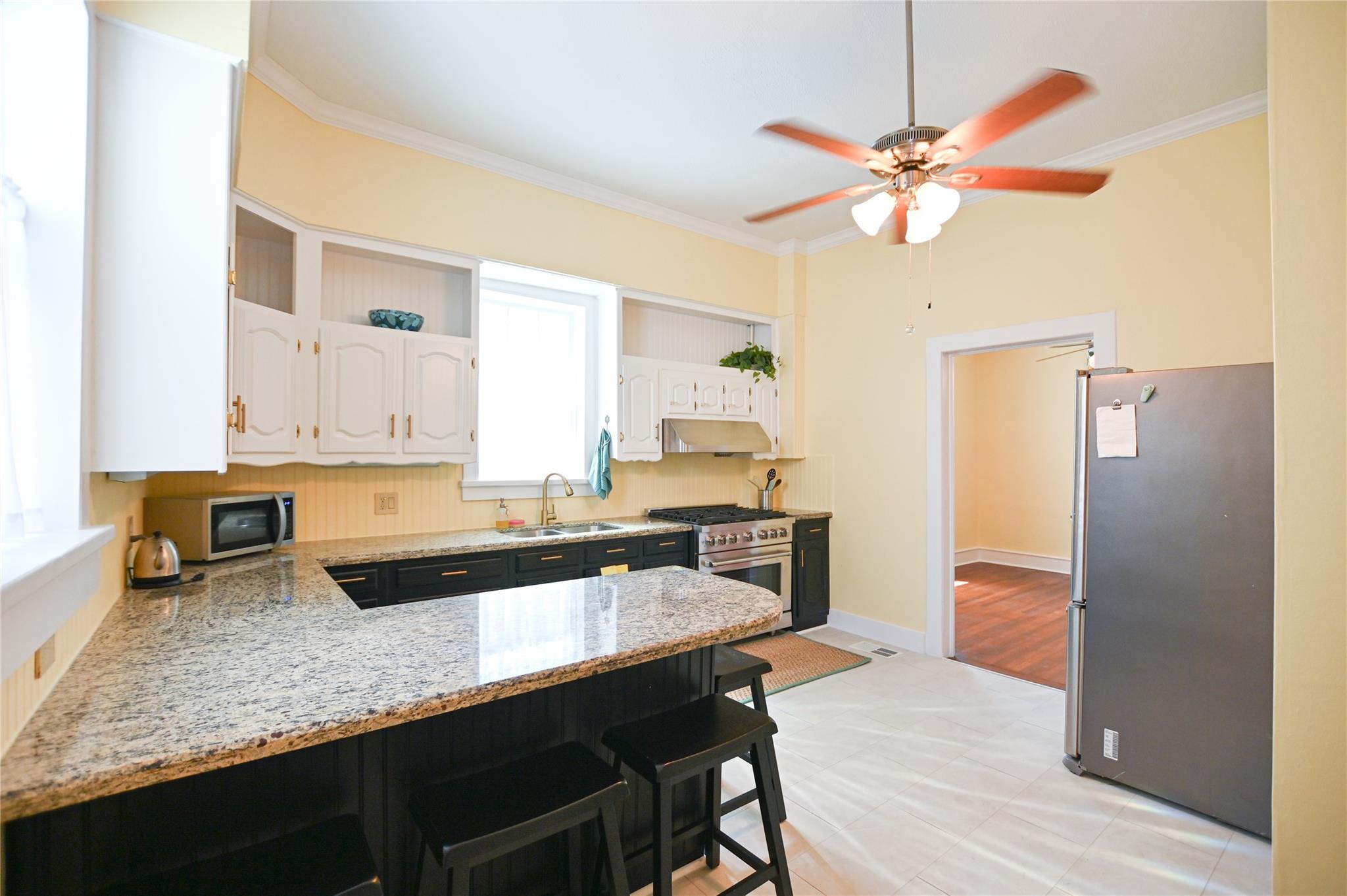 4009 Avenue O Unit: Front