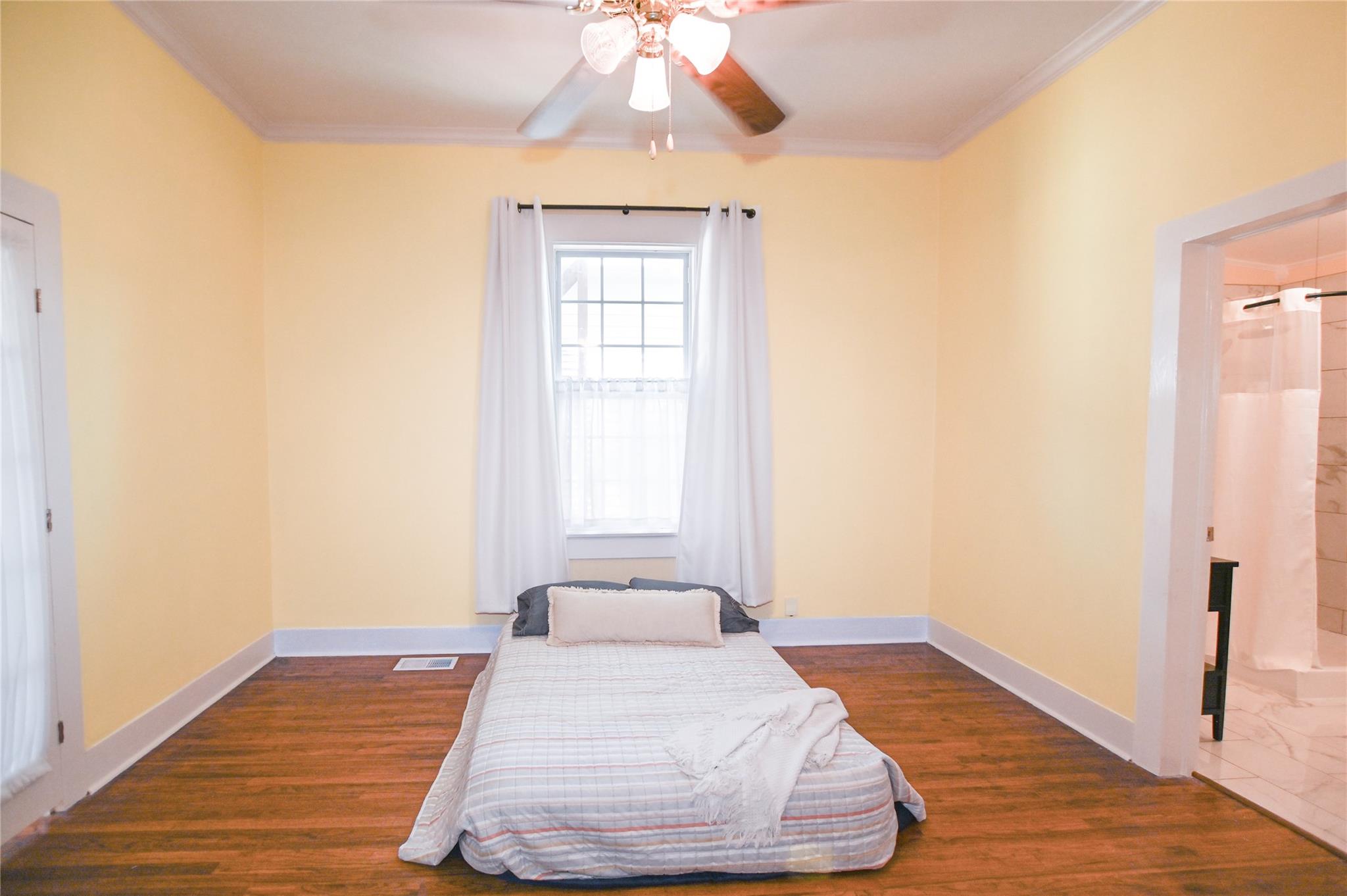 4009 Avenue O Unit: Front