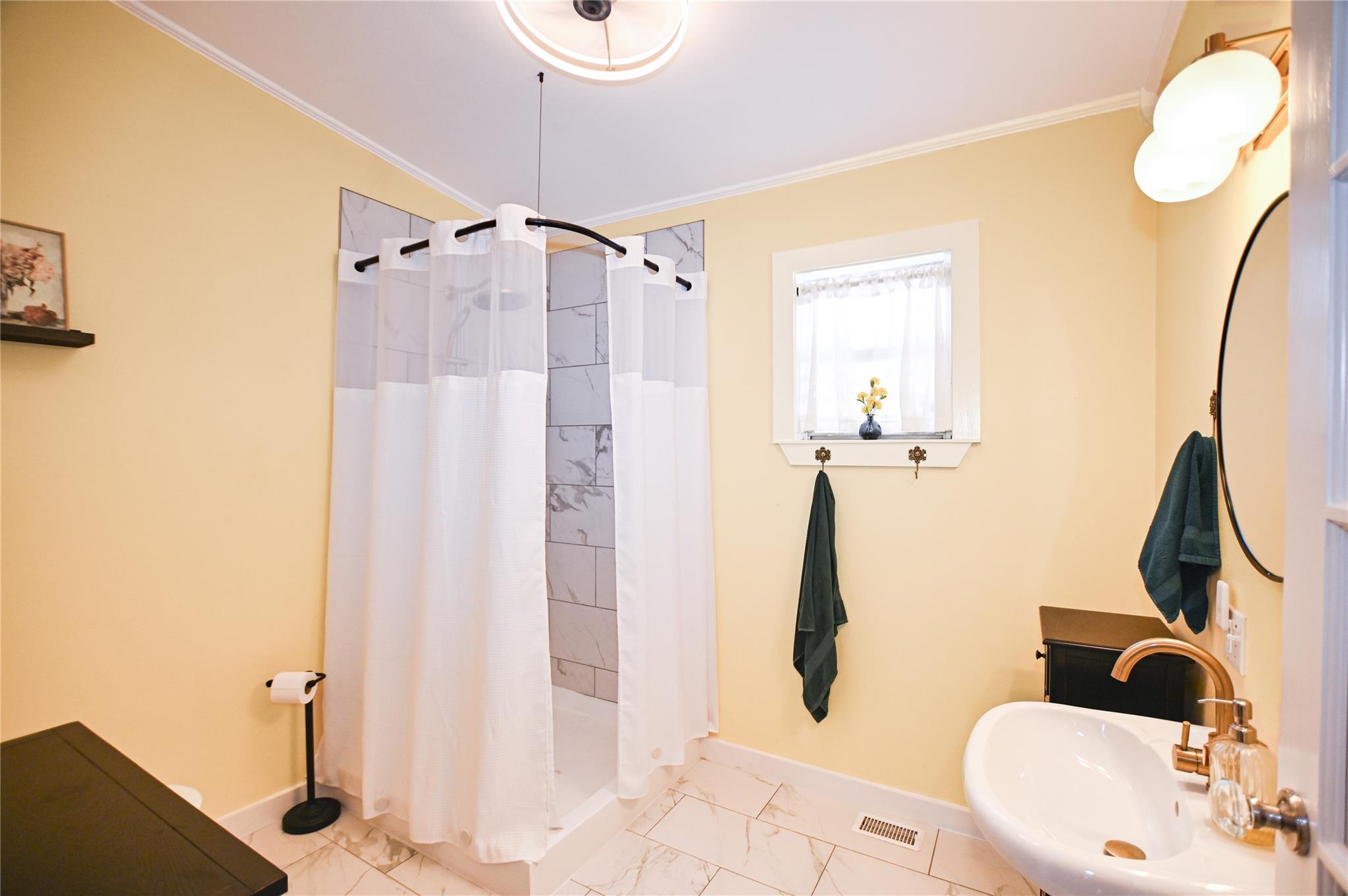 4009 Avenue O Unit: Front