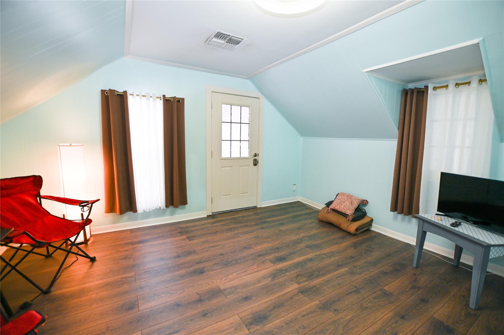 4009 Avenue O Unit: Front