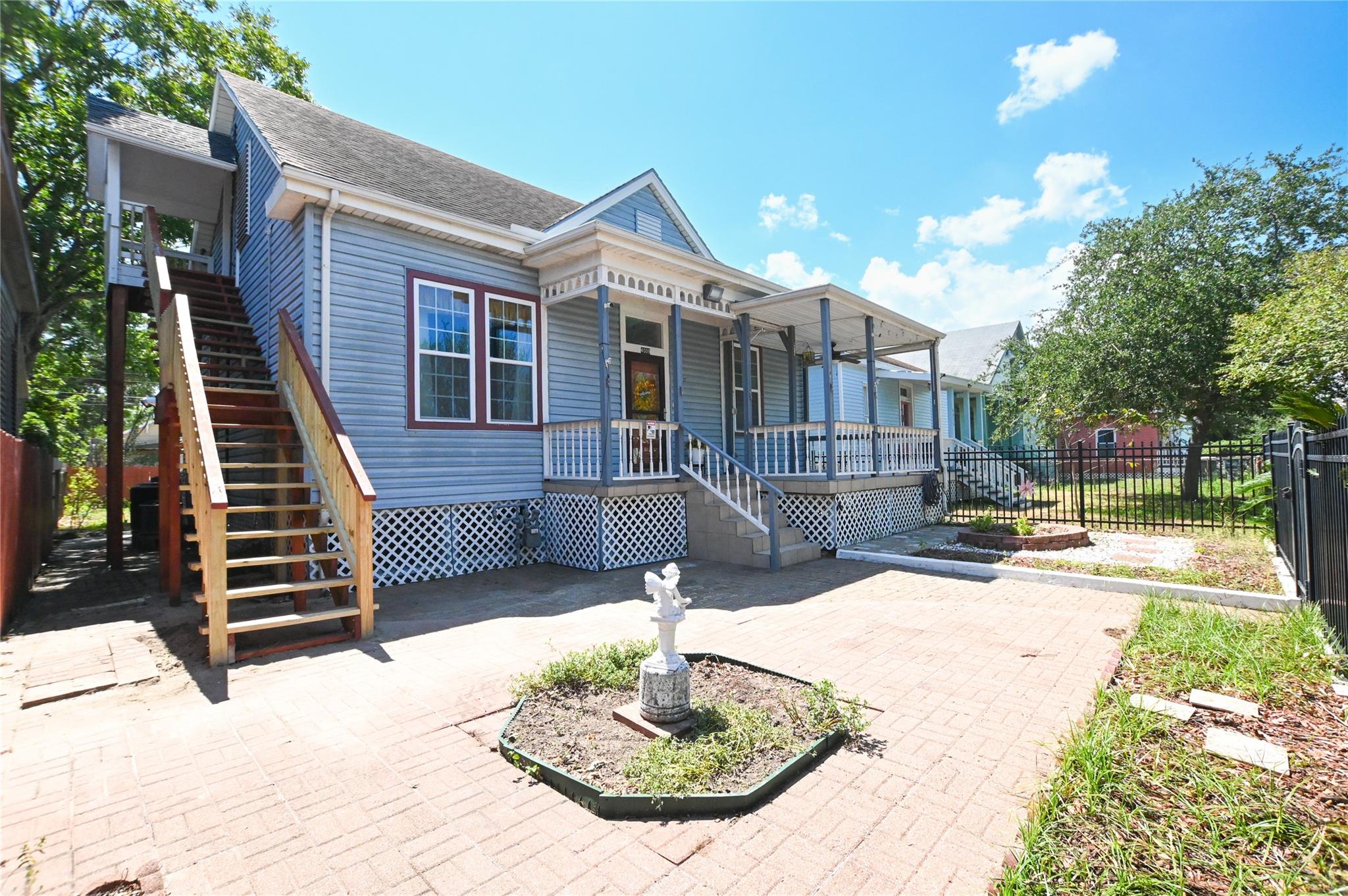 4009 Avenue O Unit: Front
