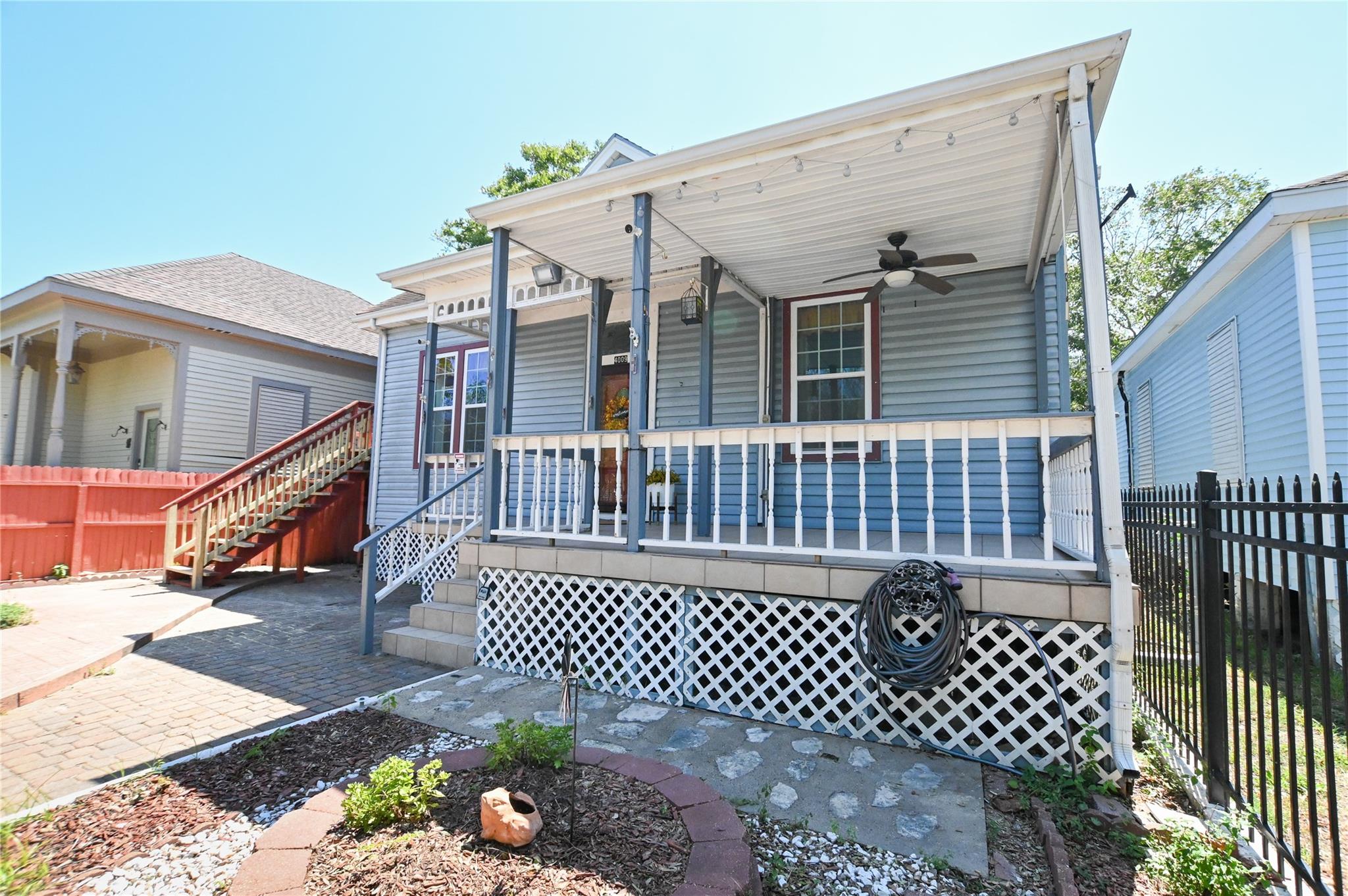 4009 Avenue O Unit: Front