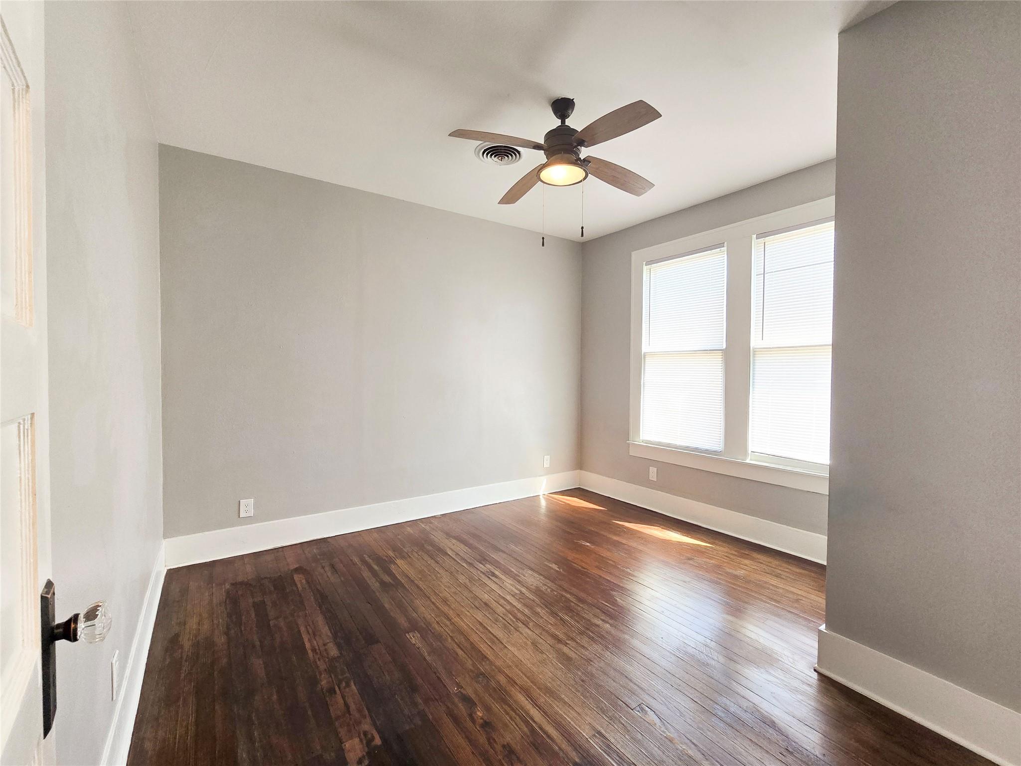 4302 Avenue Q 1/2
