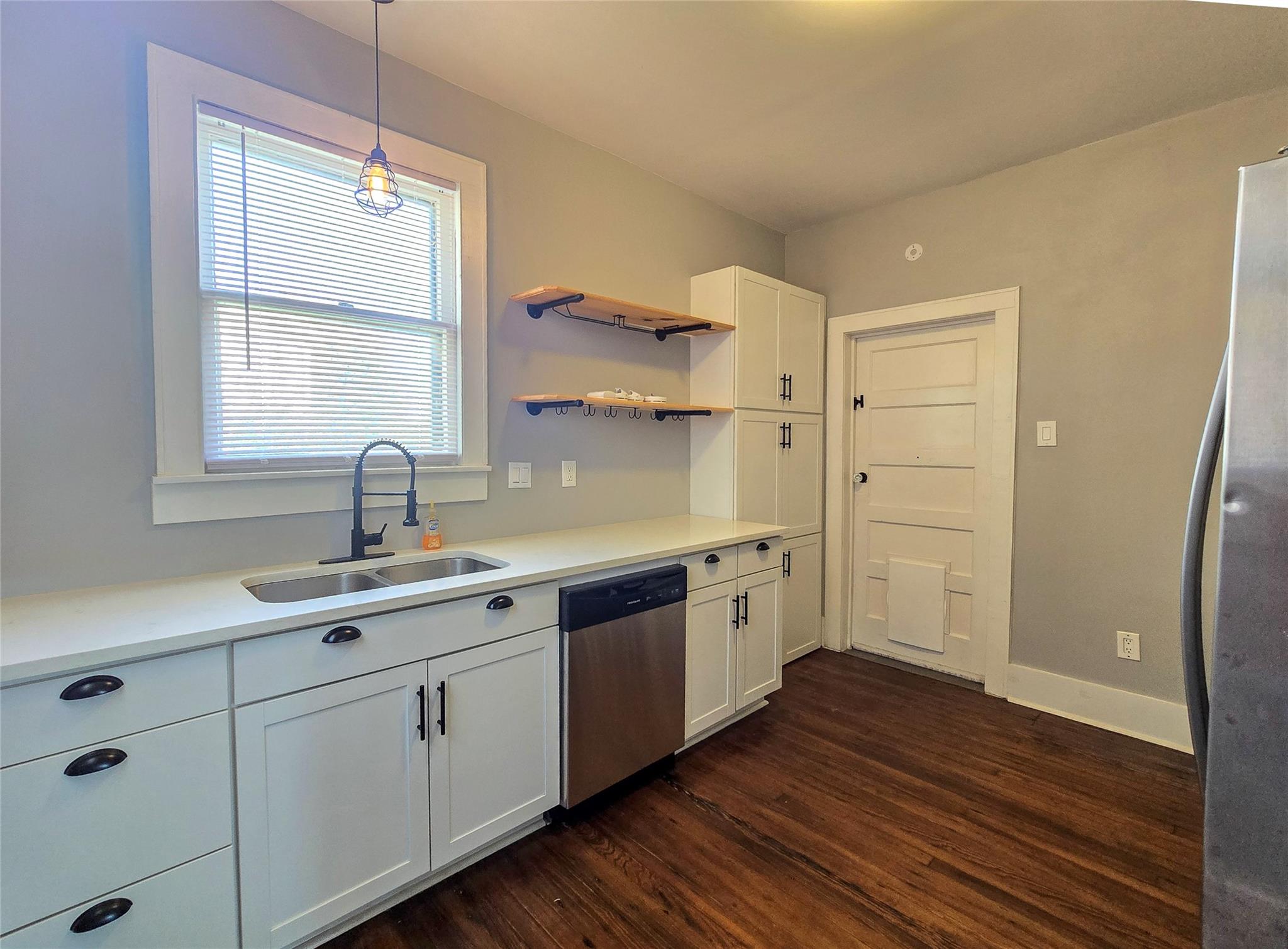 4302 Avenue Q 1/2