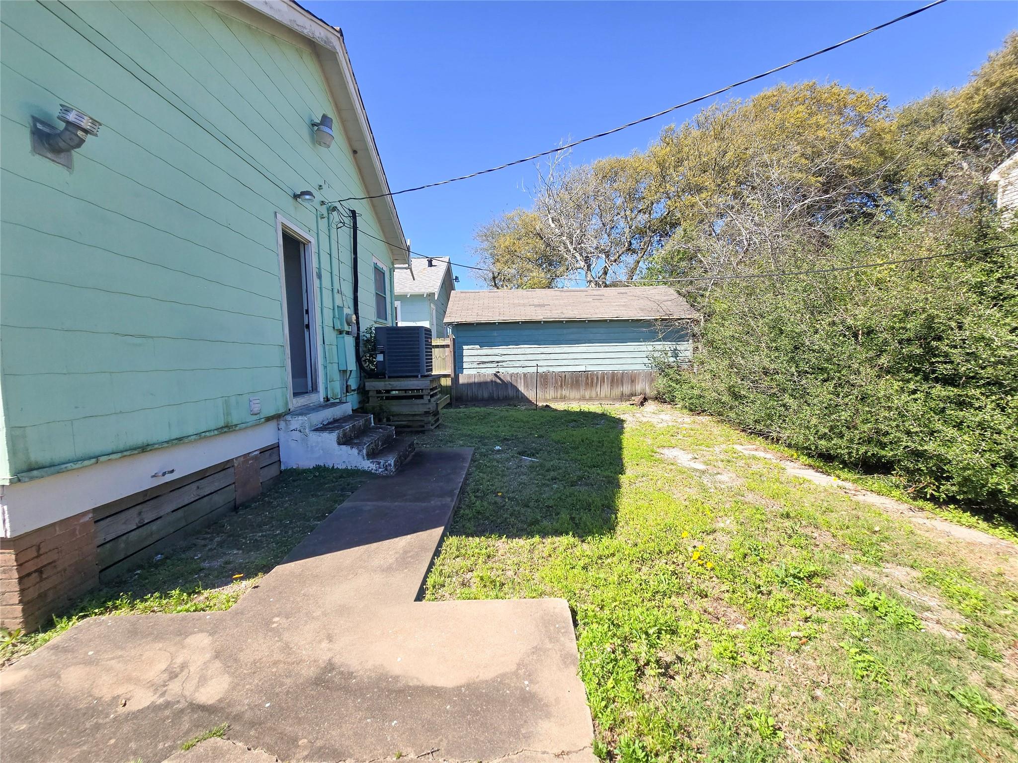 4302 Avenue Q 1/2