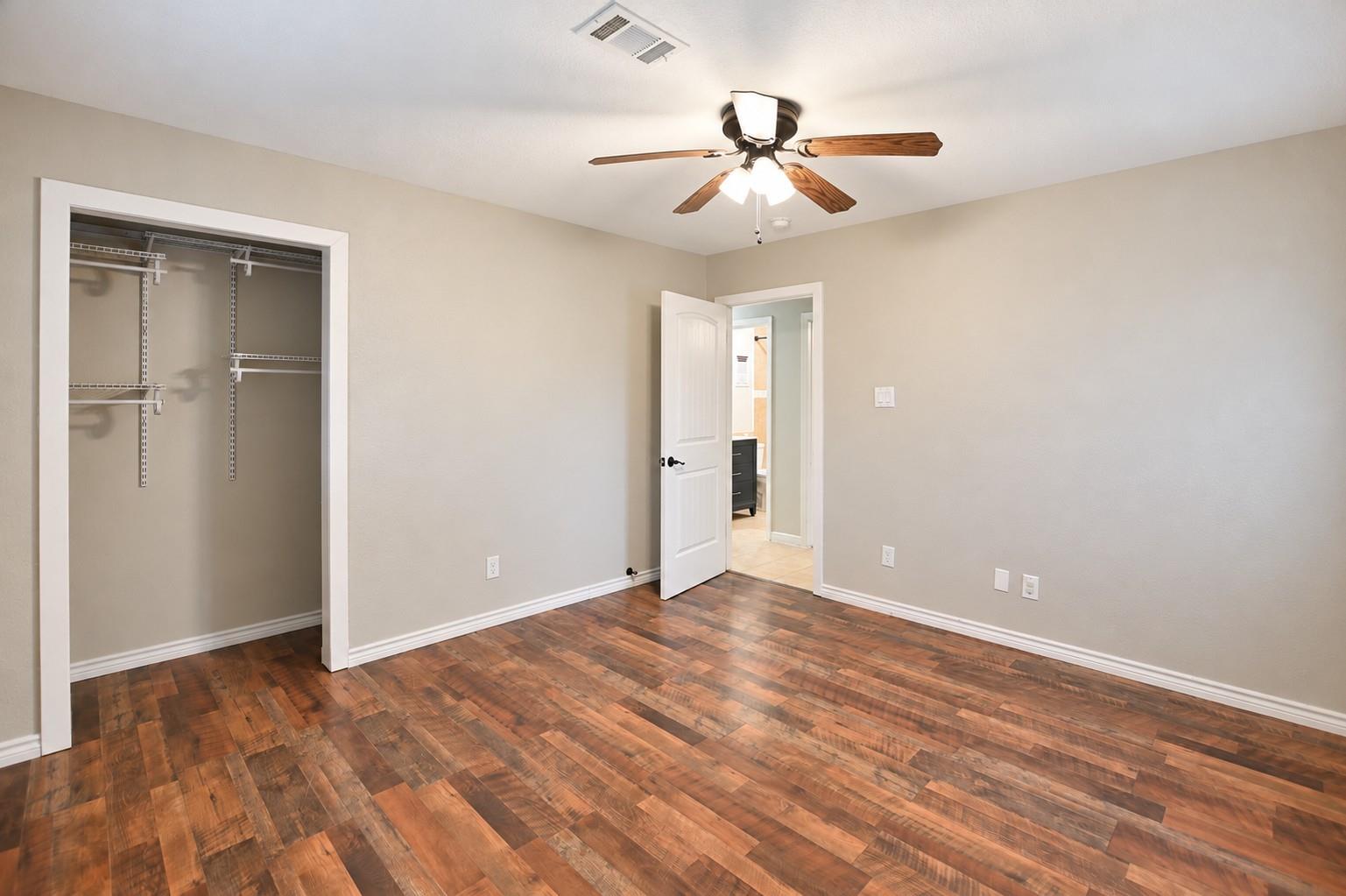 102 S Noble Road