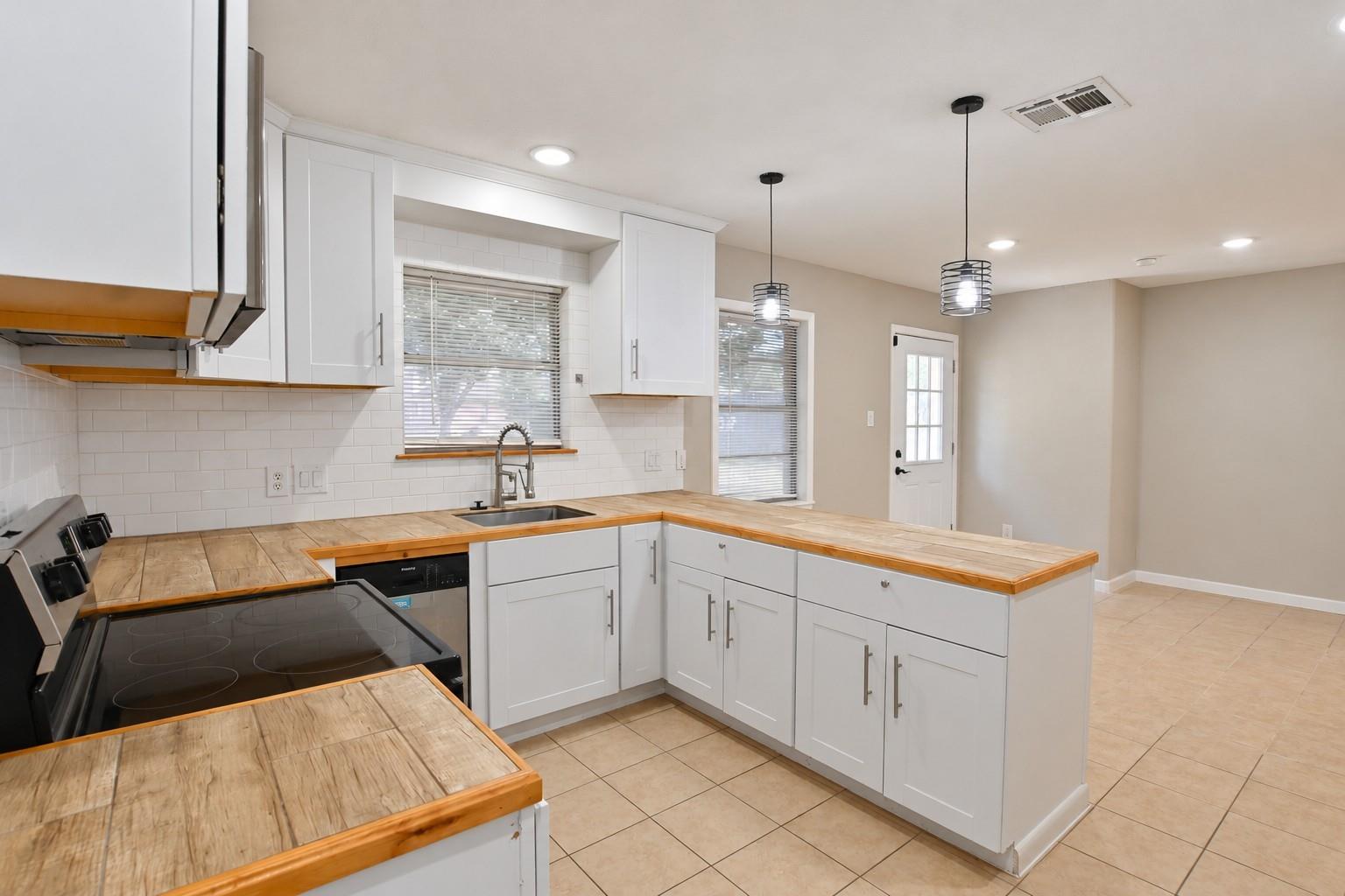 102 S Noble Road
