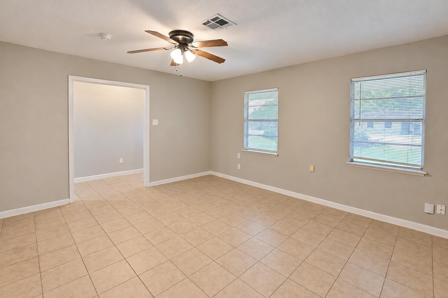 102 S Noble Road