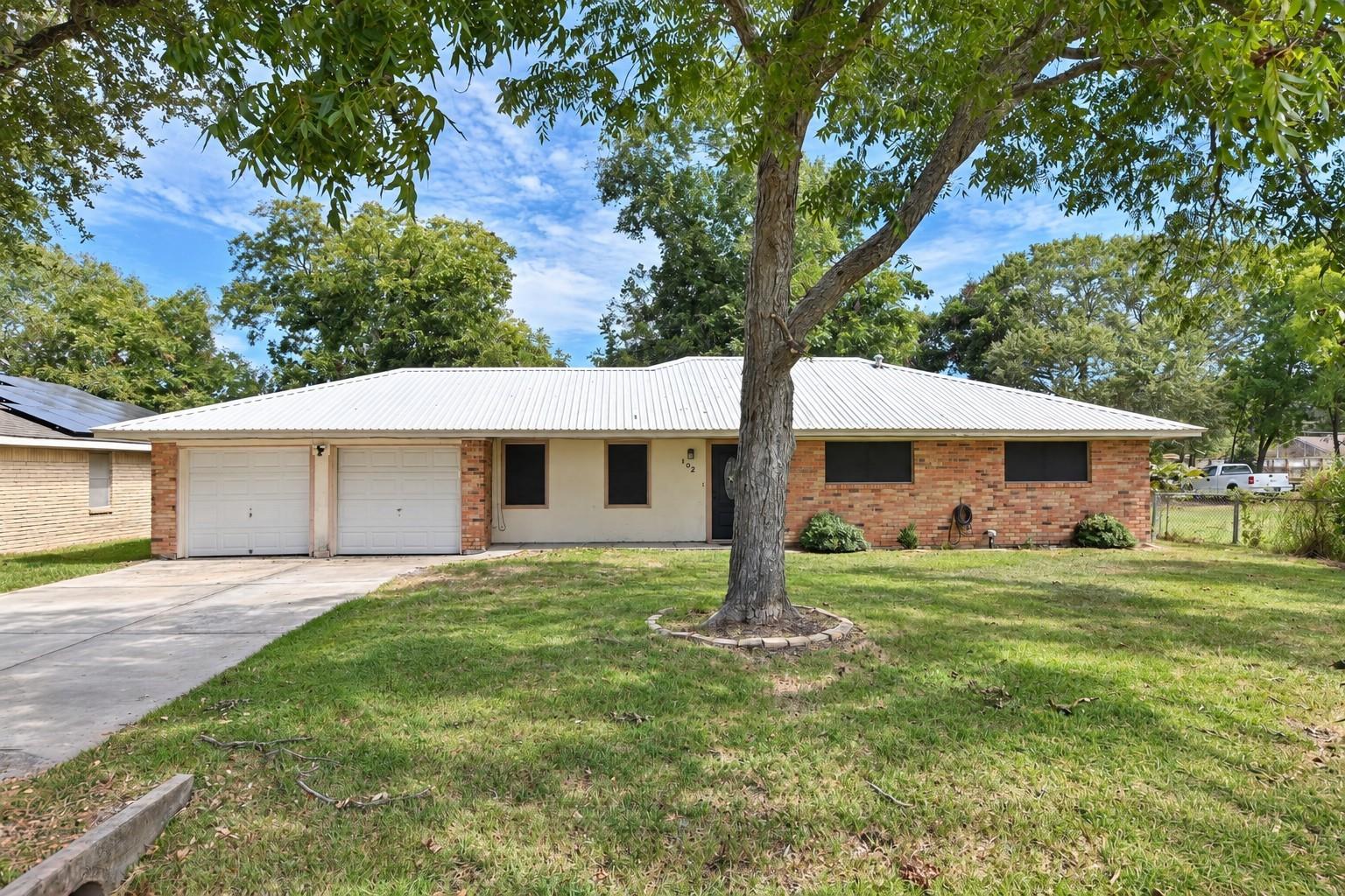 102 S Noble Road