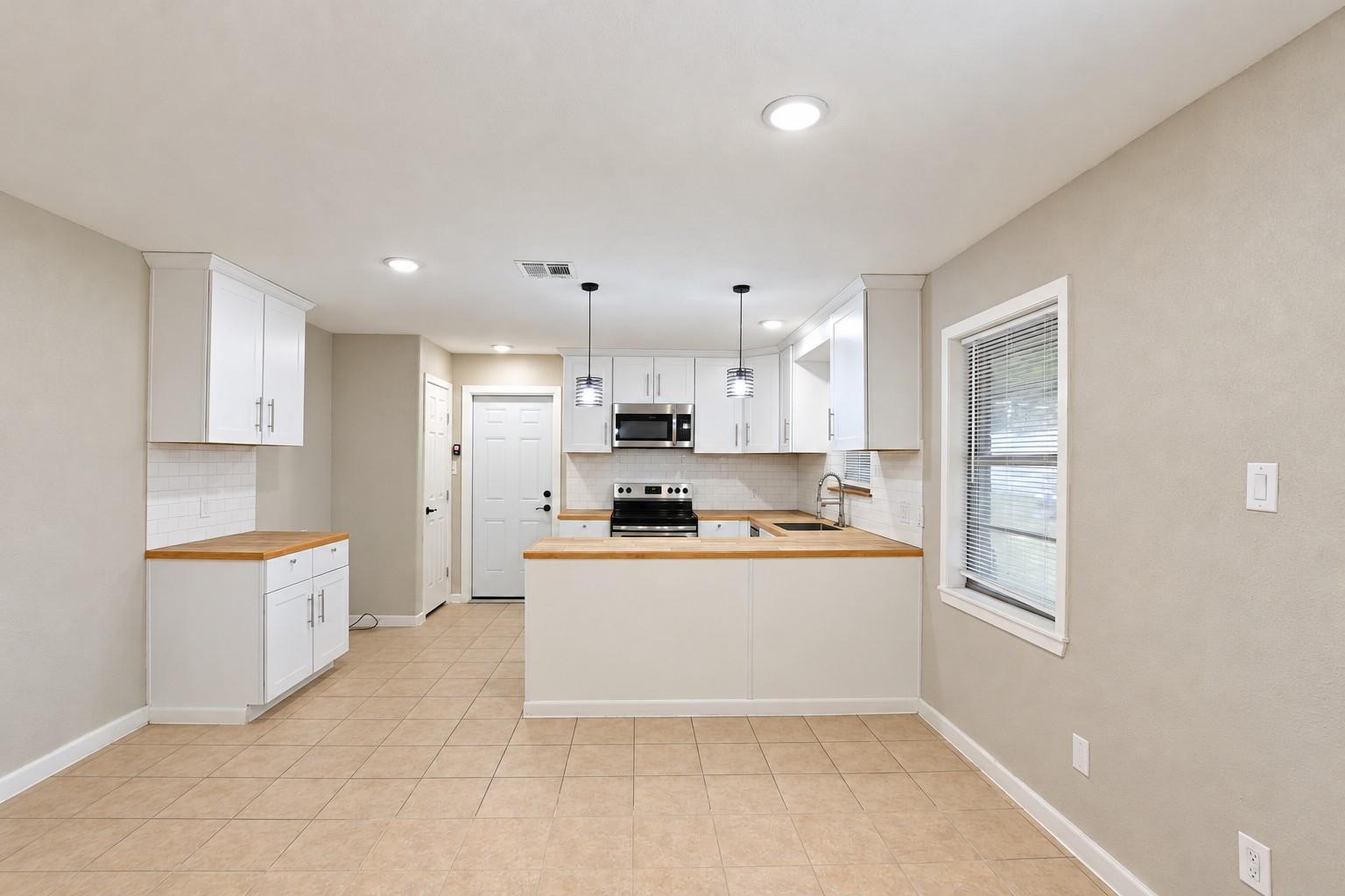 102 S Noble Road