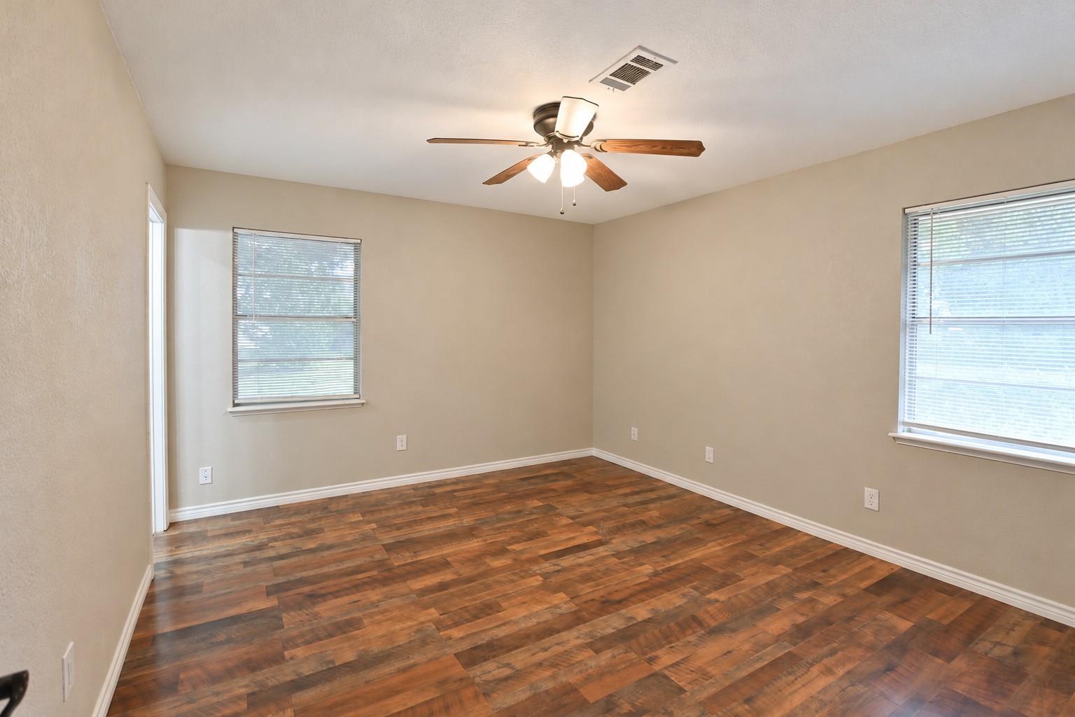 102 S Noble Road