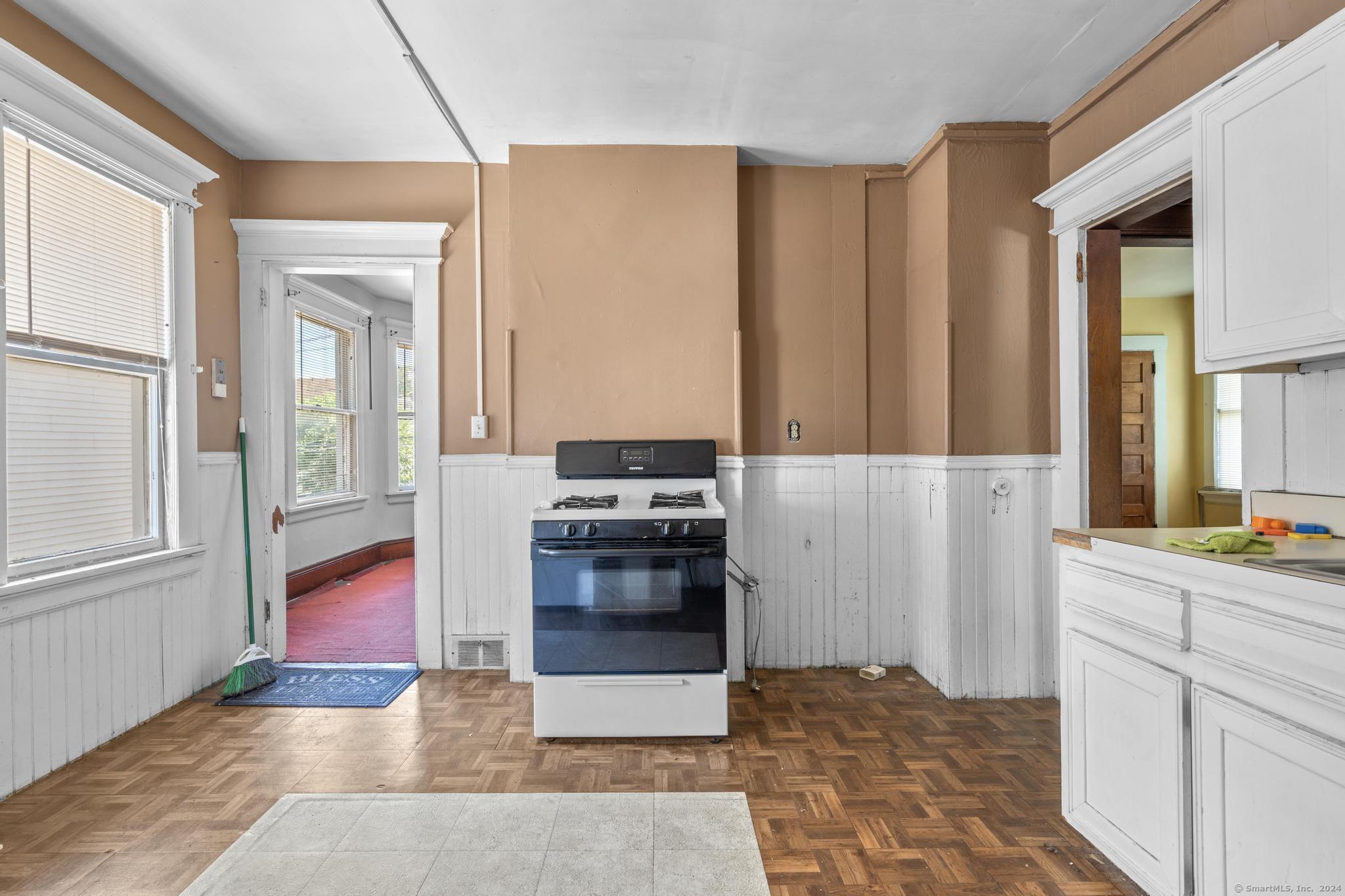 374-376 Laurel Avenue