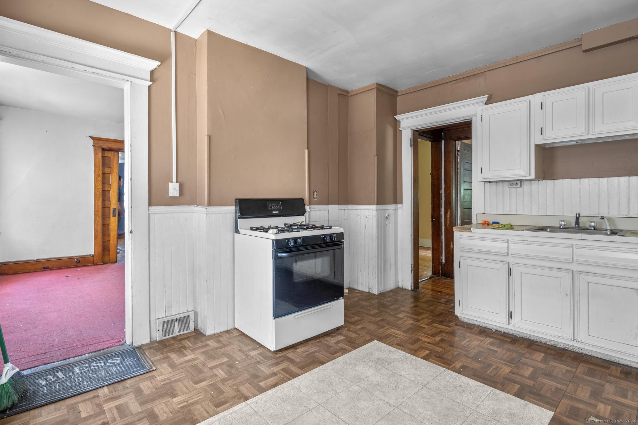 374-376 Laurel Avenue