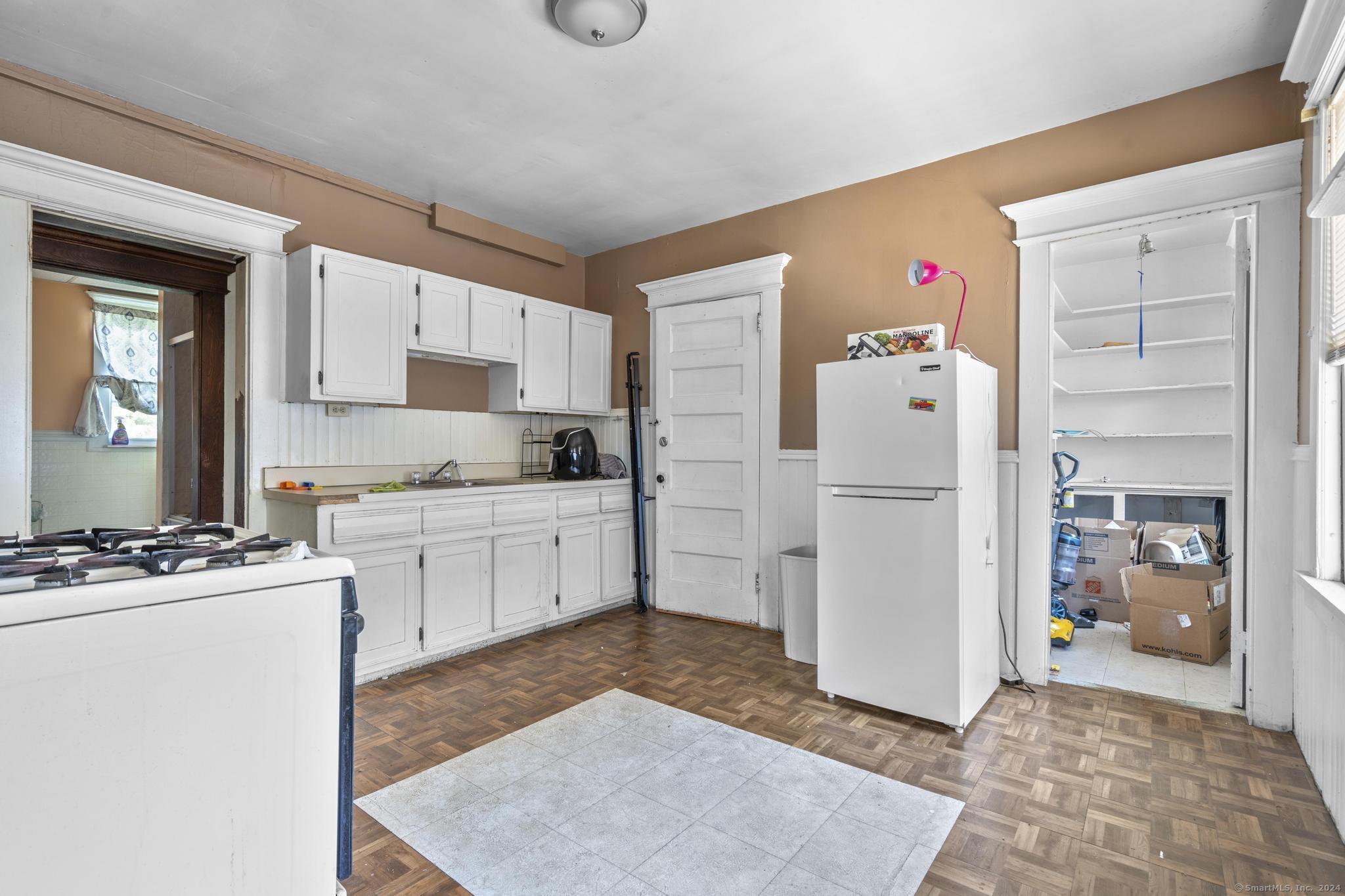 374-376 Laurel Avenue