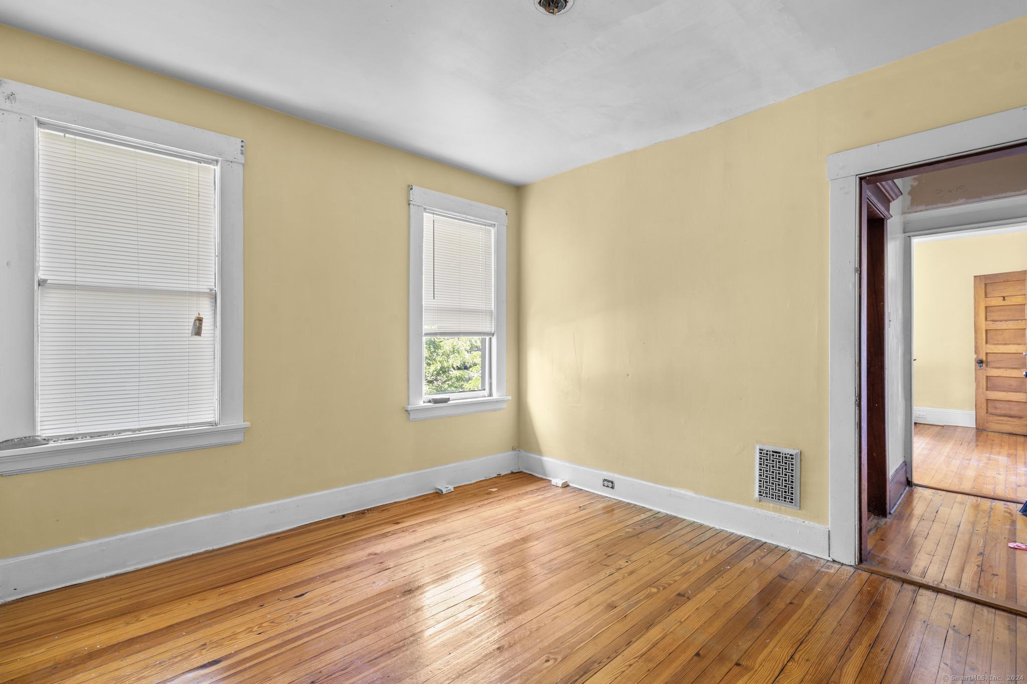 374-376 Laurel Avenue