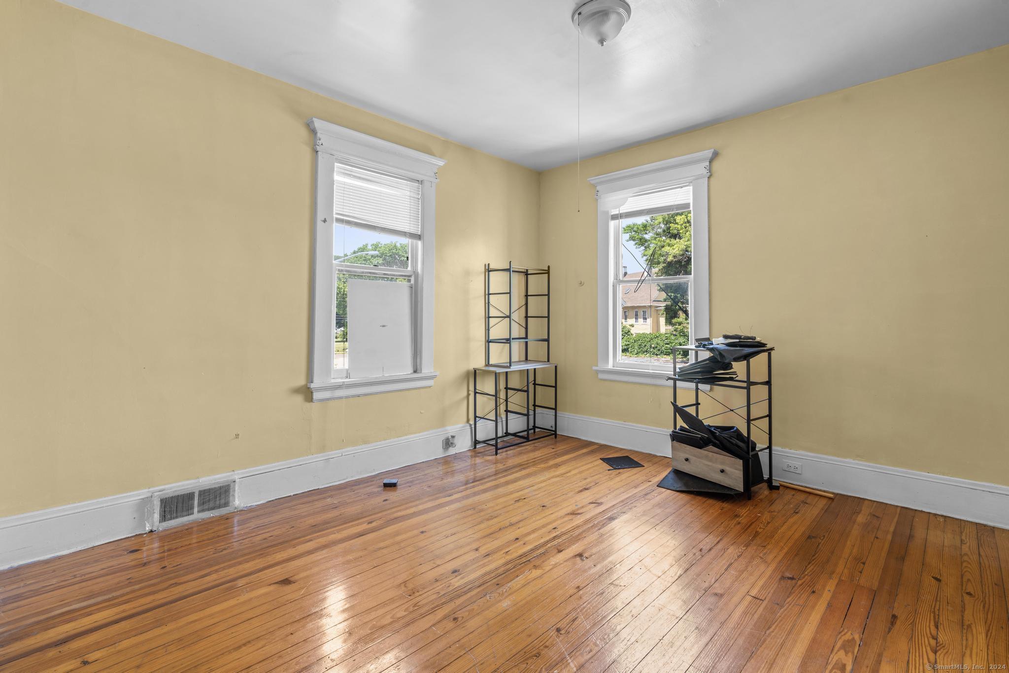 374-376 Laurel Avenue
