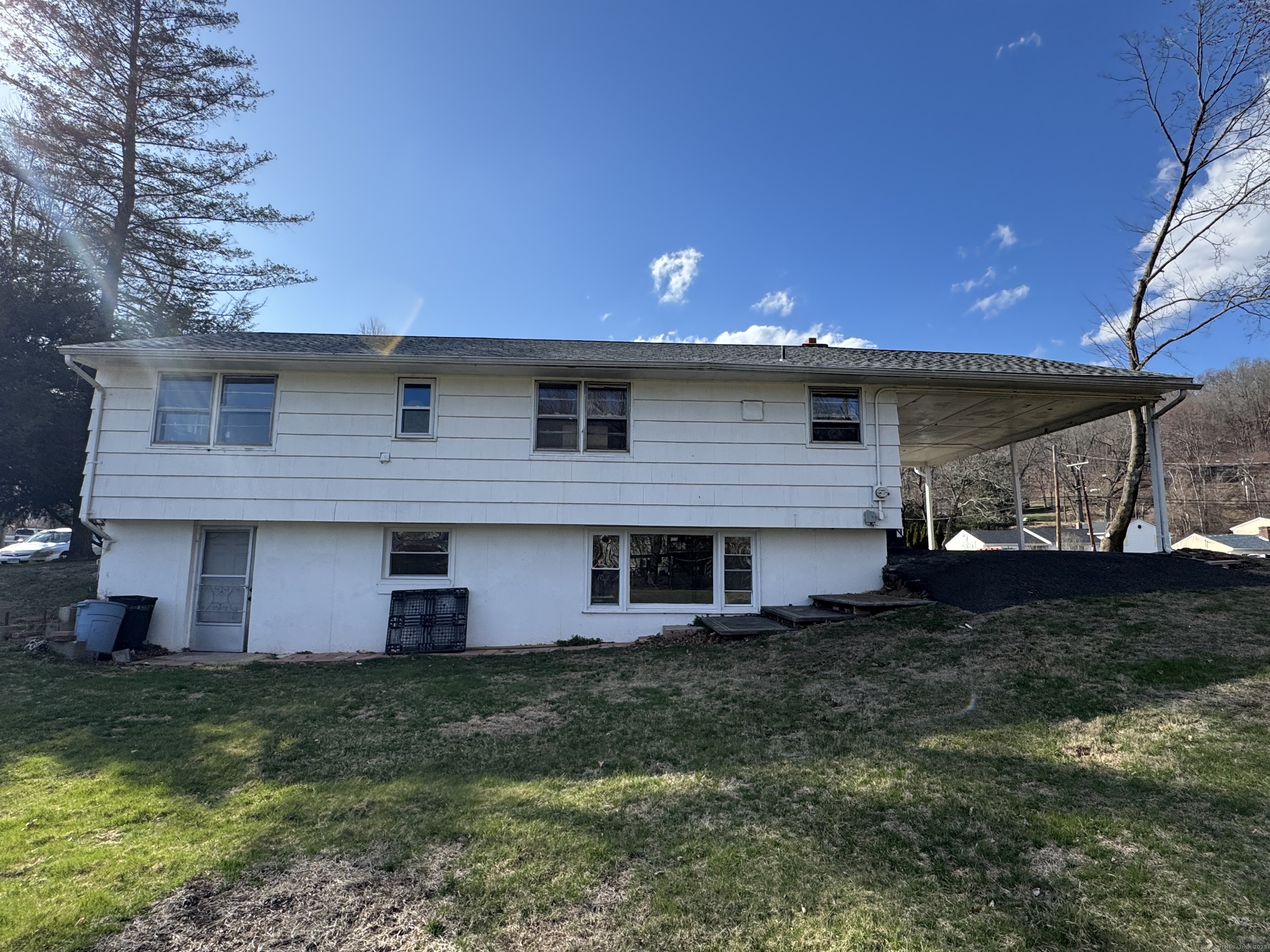 2057 Hartford Turnpike