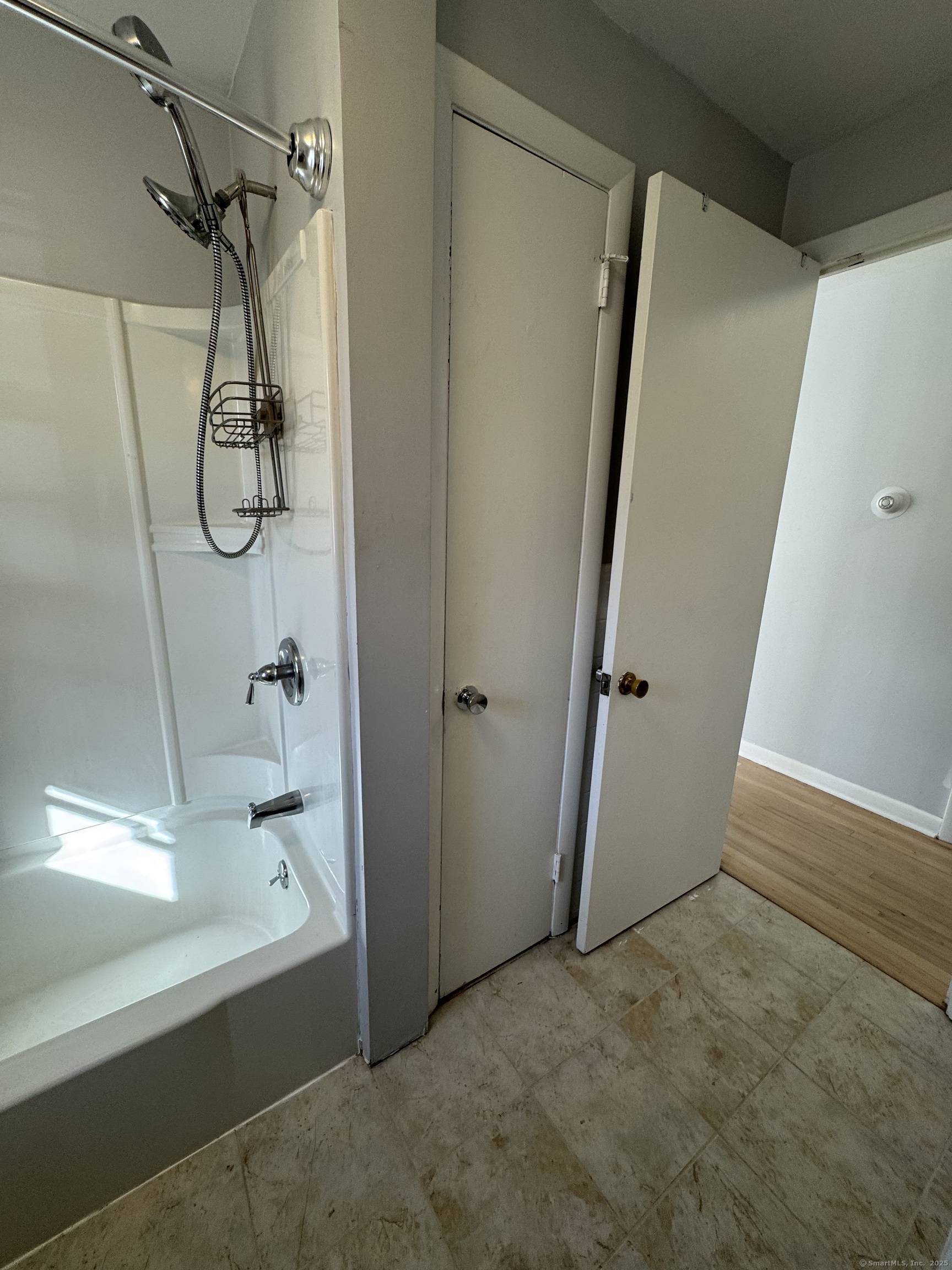 2057 Hartford Turnpike