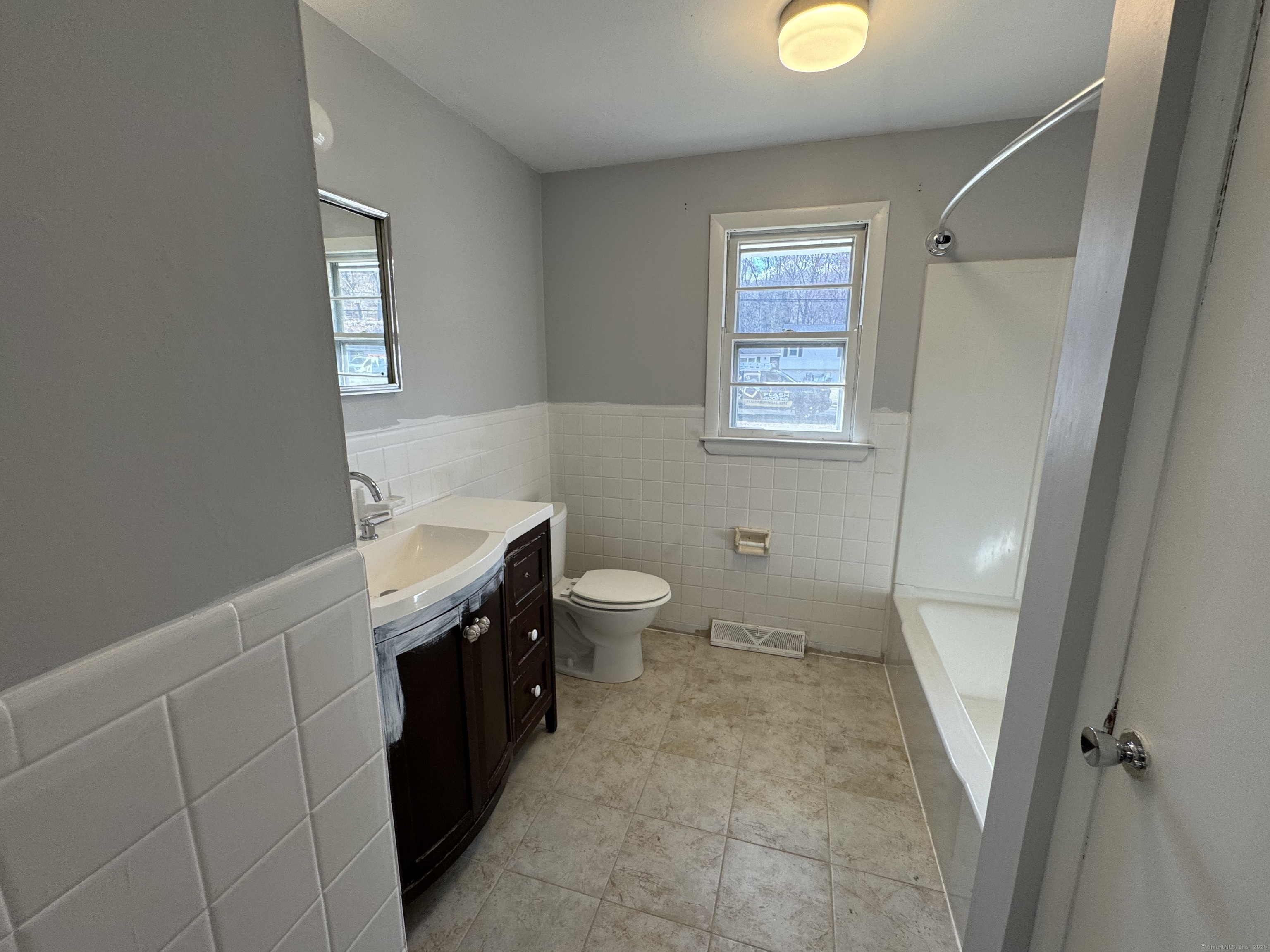 2057 Hartford Turnpike