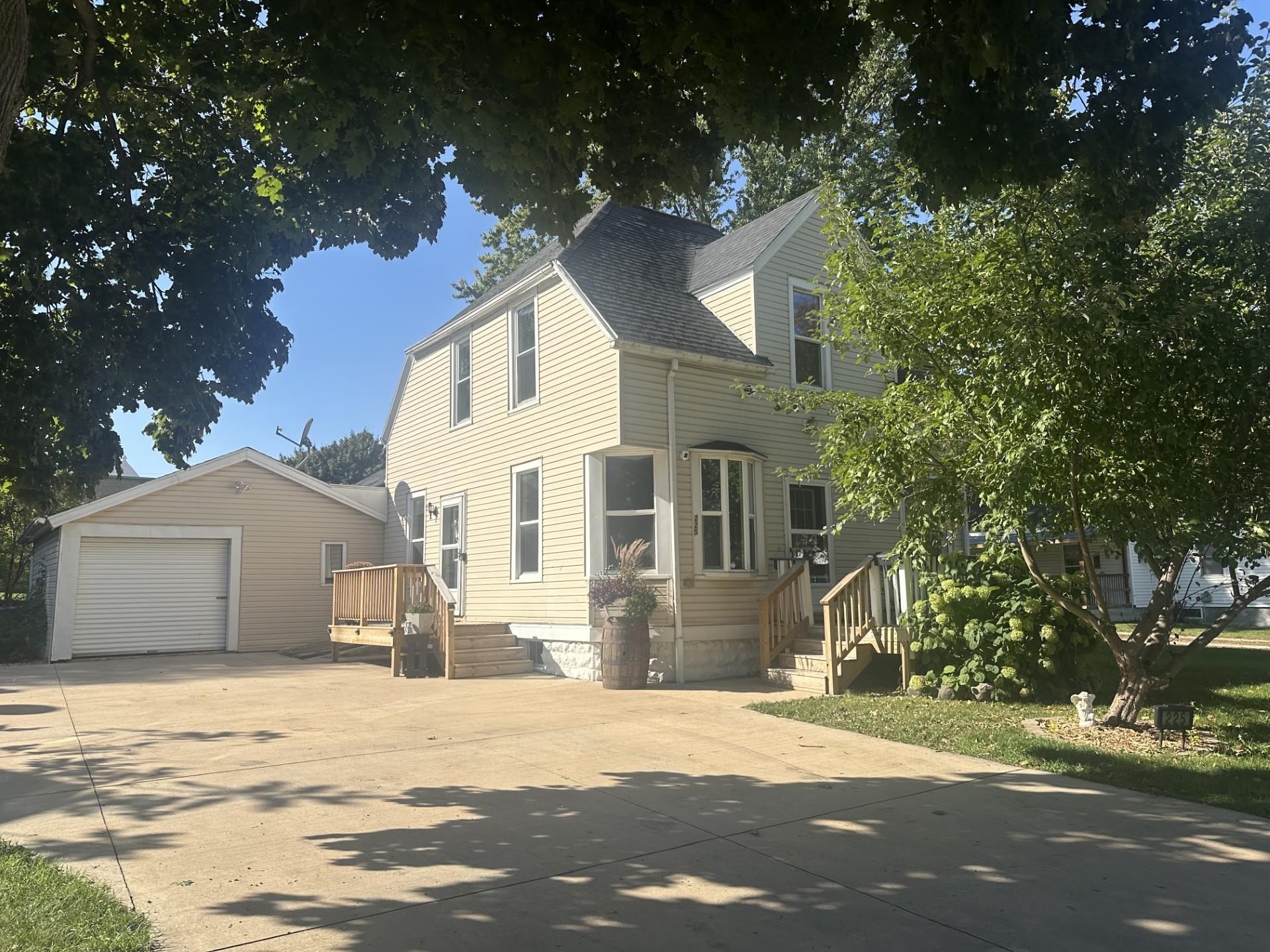 225 S Dickinson Street