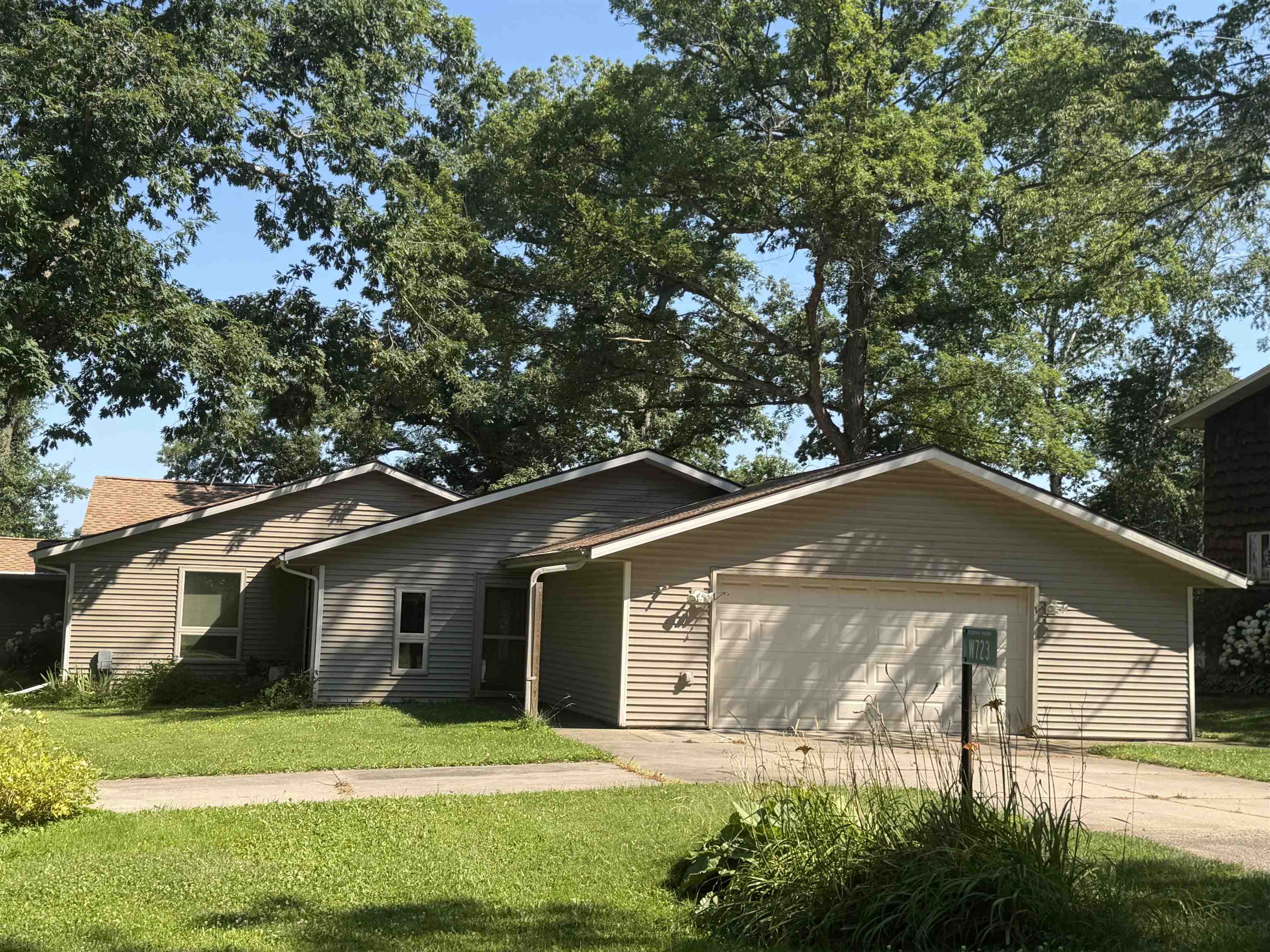 W723 Oak Shore Drive