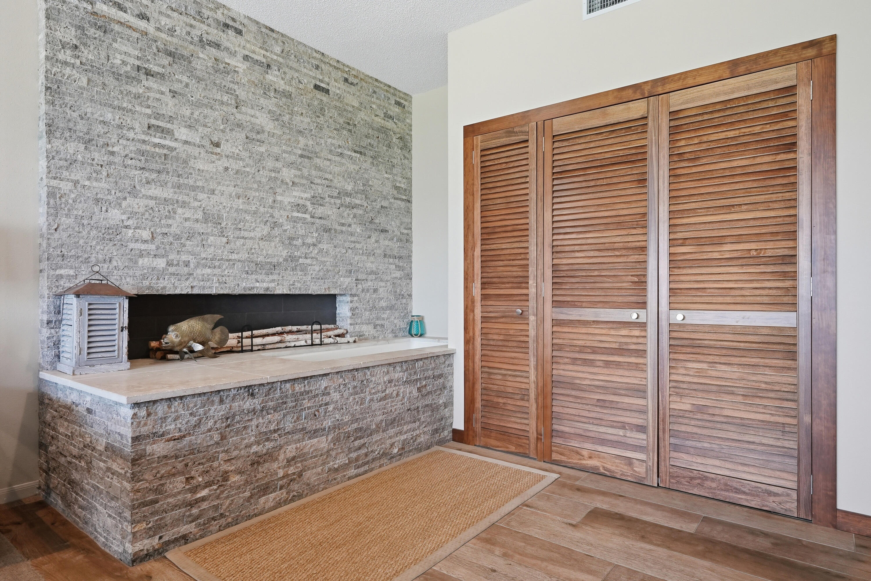 780 Sundial Court 6002