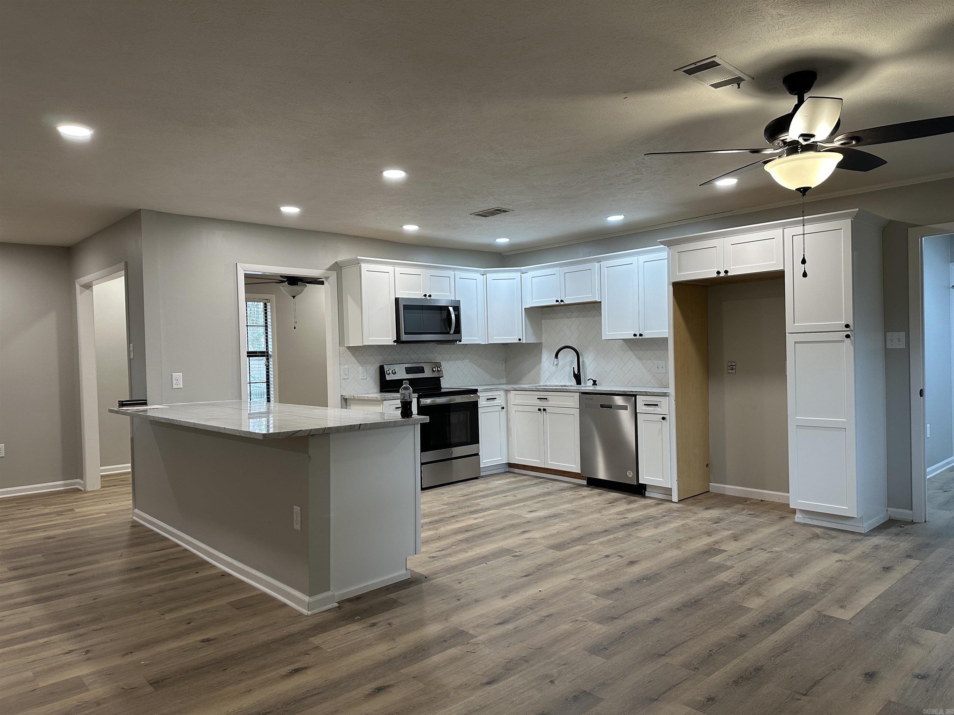 9 PIN OAK Drive