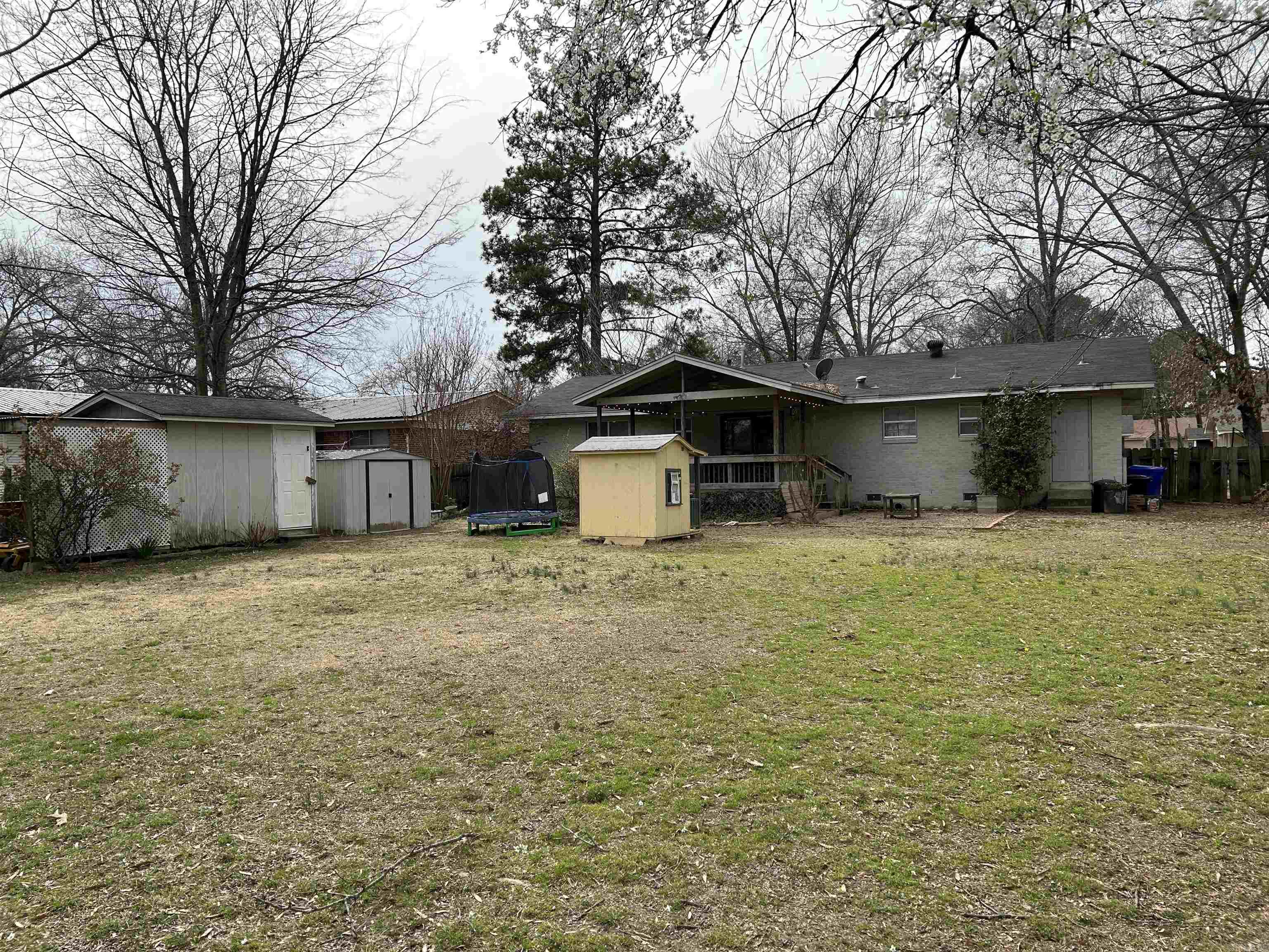 19 Meadowbrook Drive