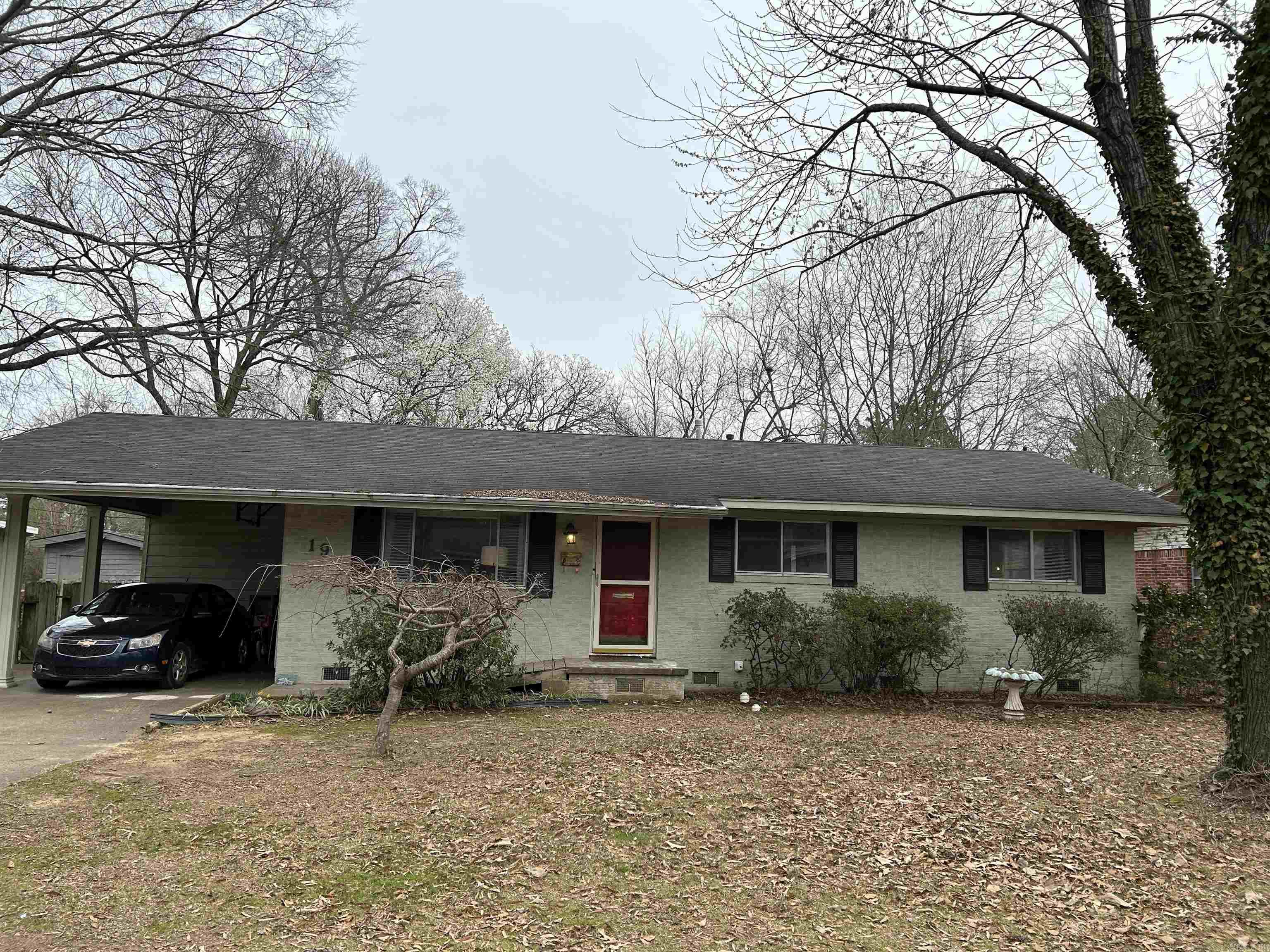 19 Meadowbrook Drive