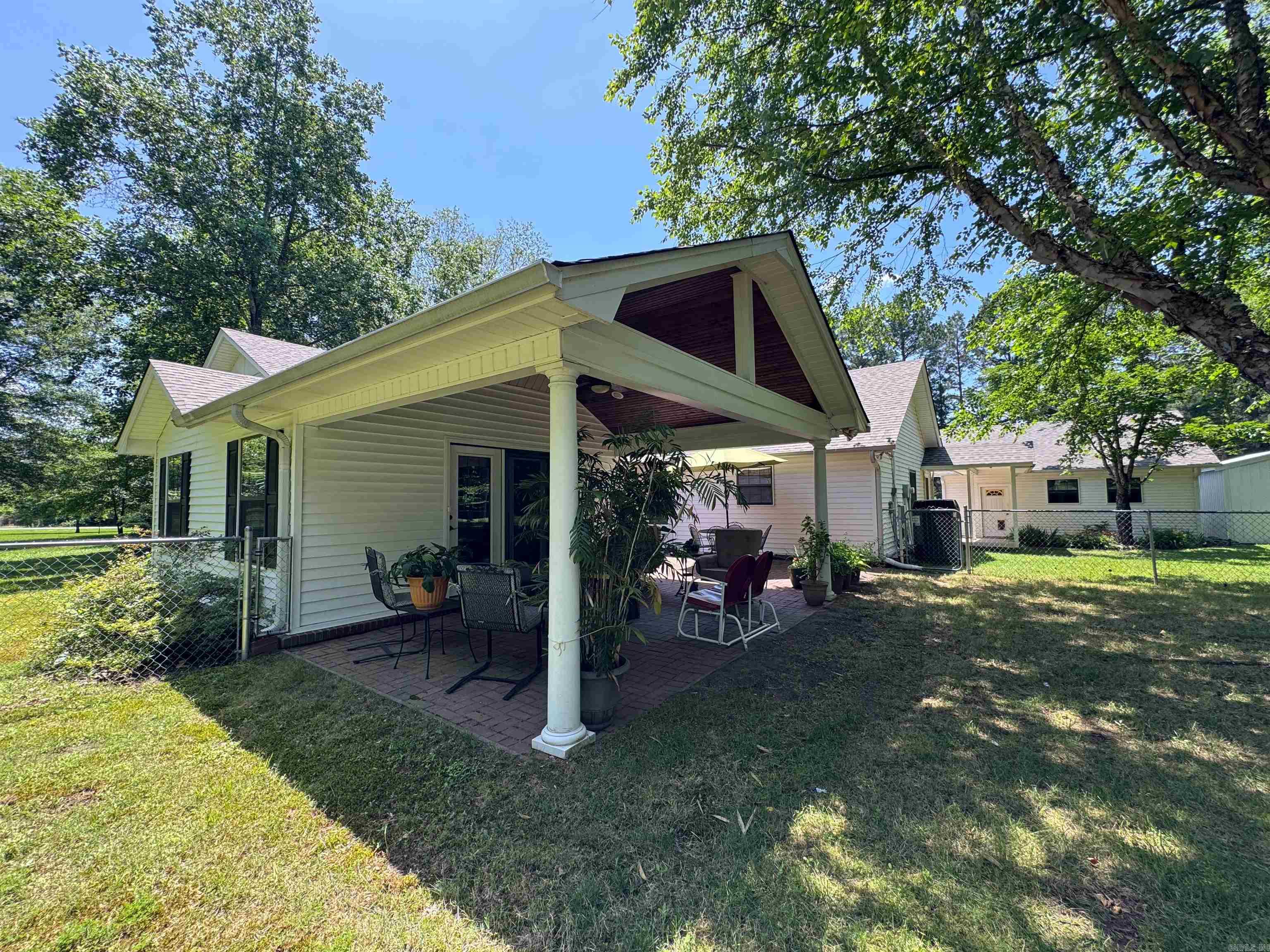 60 Wendy Cove