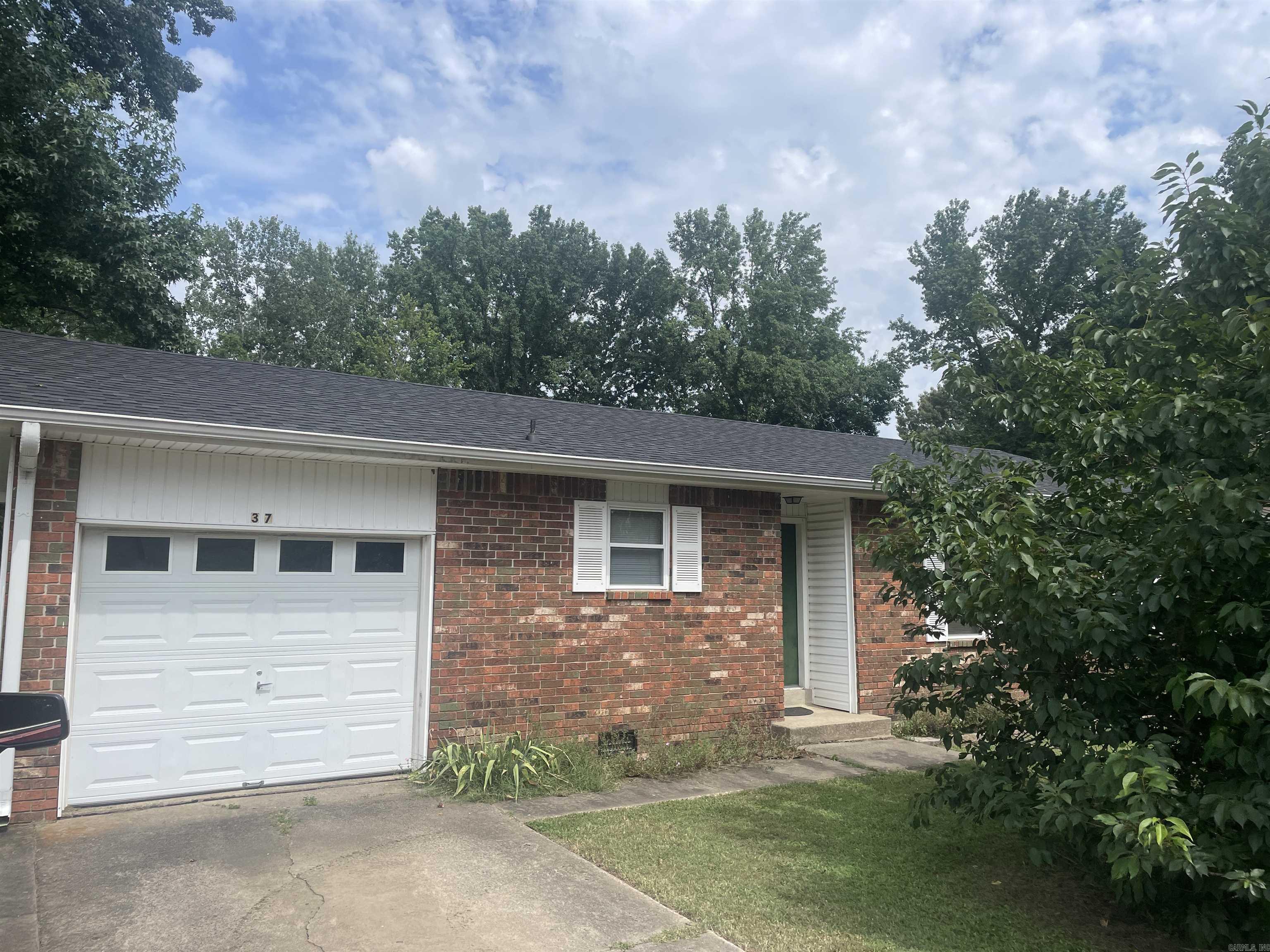 37 Meadowlark Drive