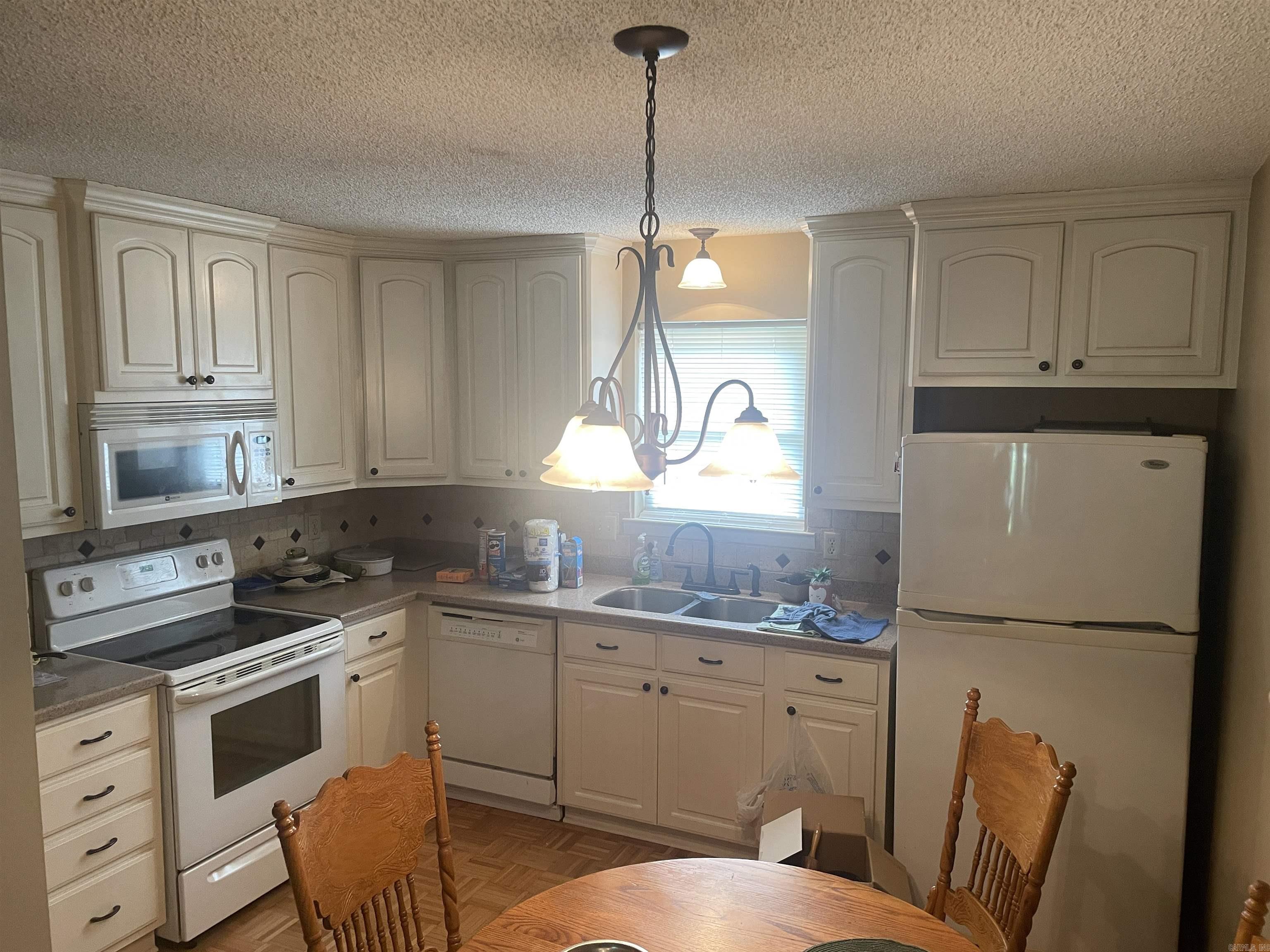 37 Meadowlark Drive