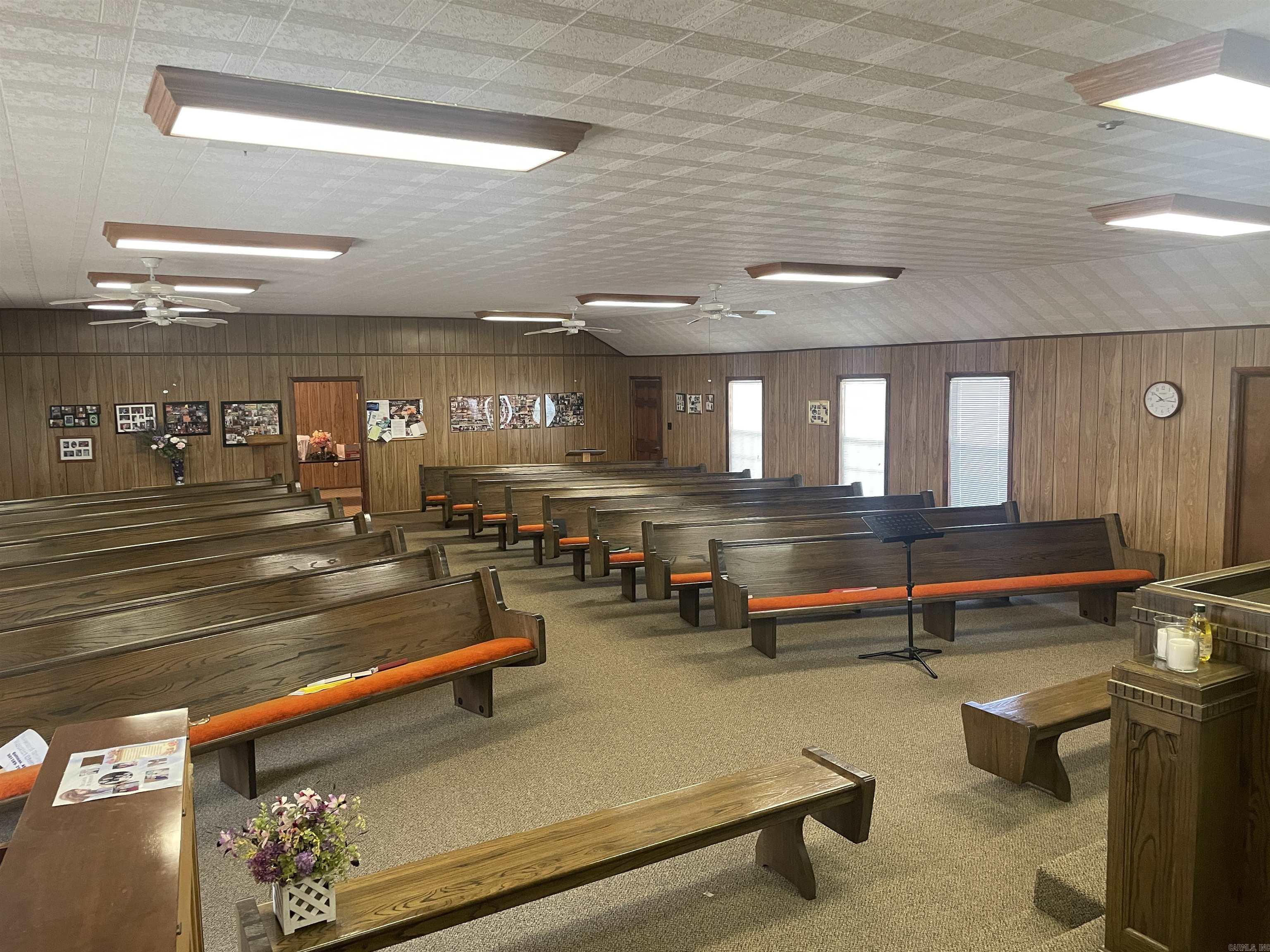 930 E Hwy 225