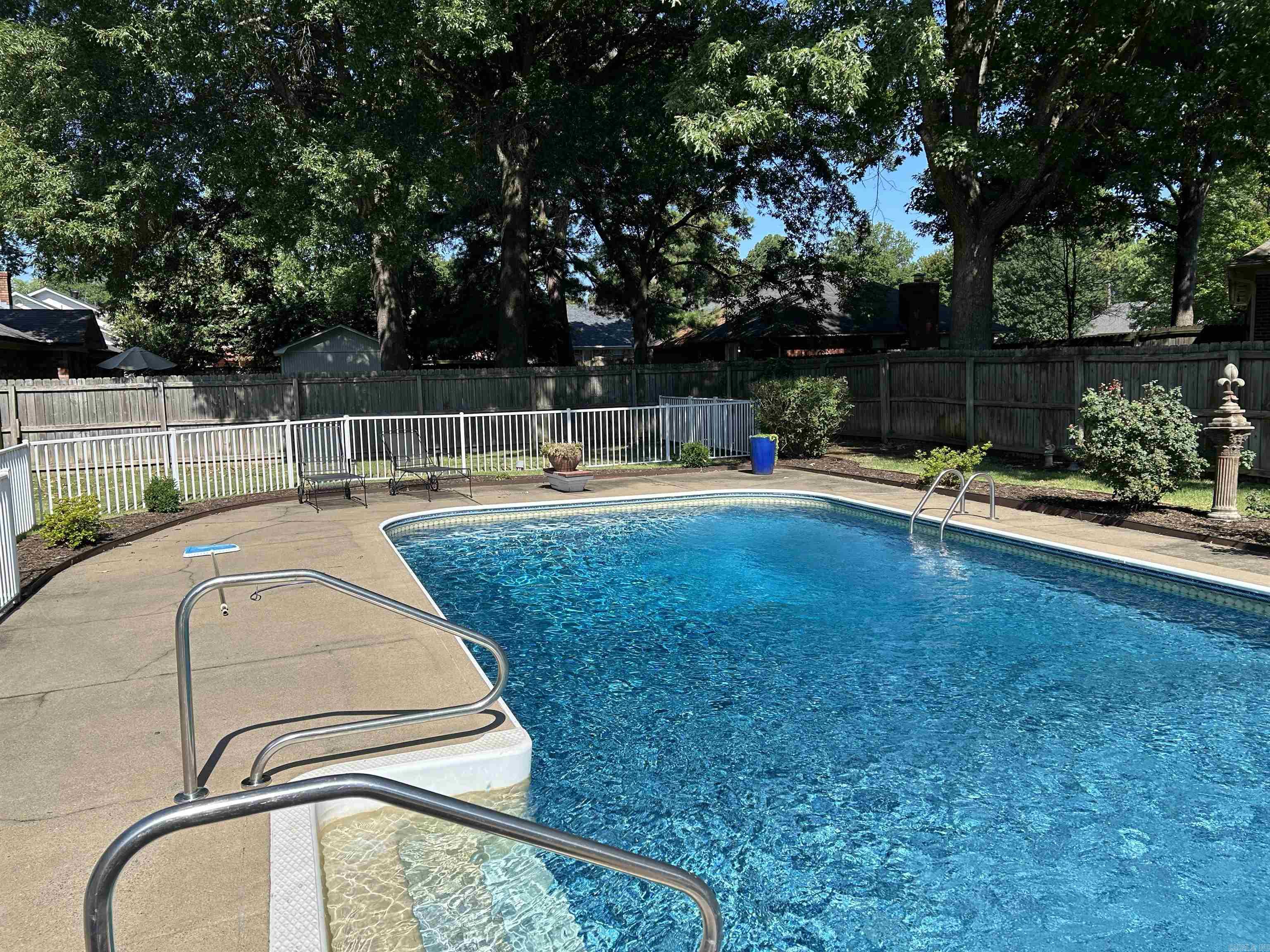 2906 Wicket Street