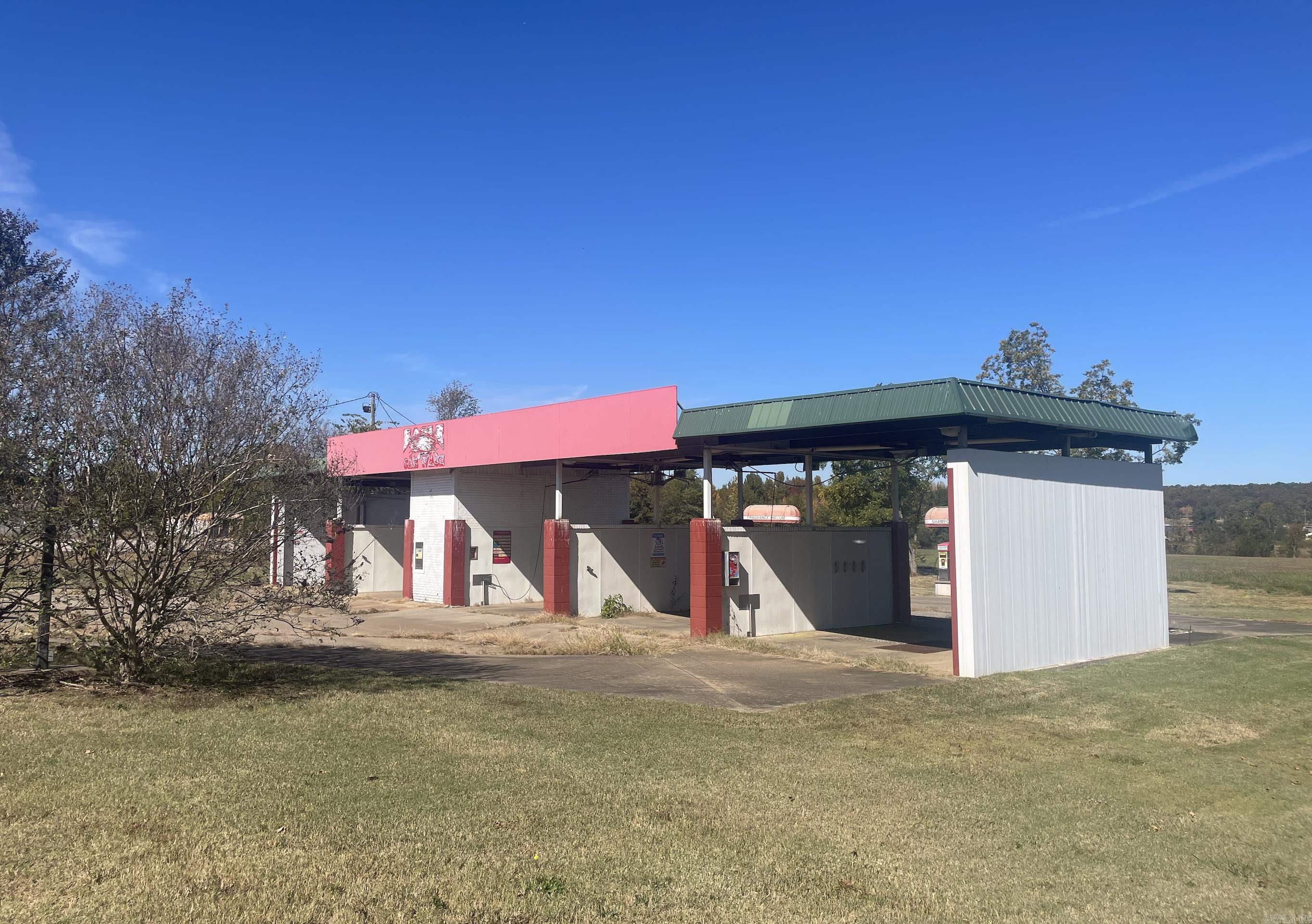969 Hwy 64 E