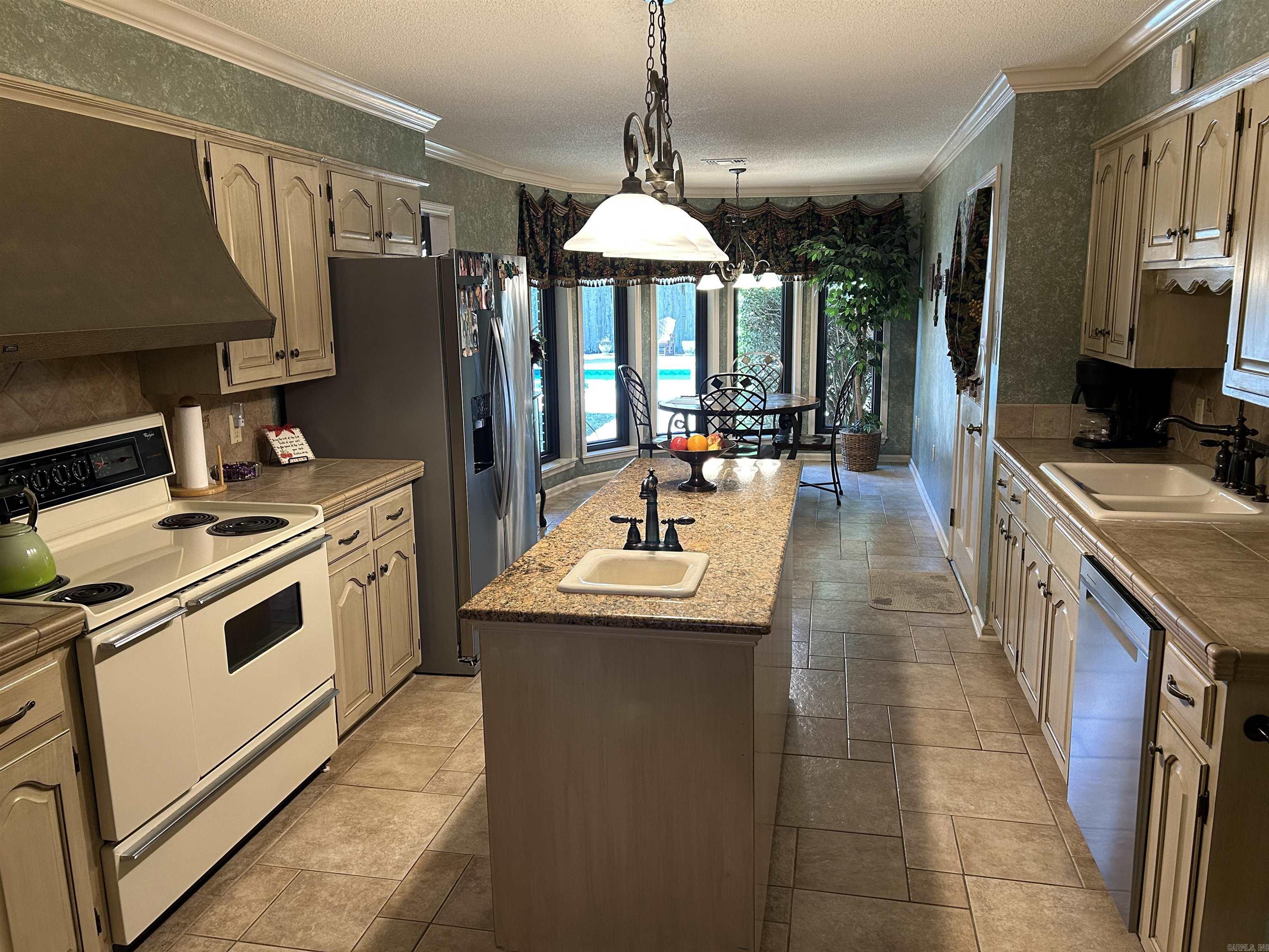5 West Point Cove