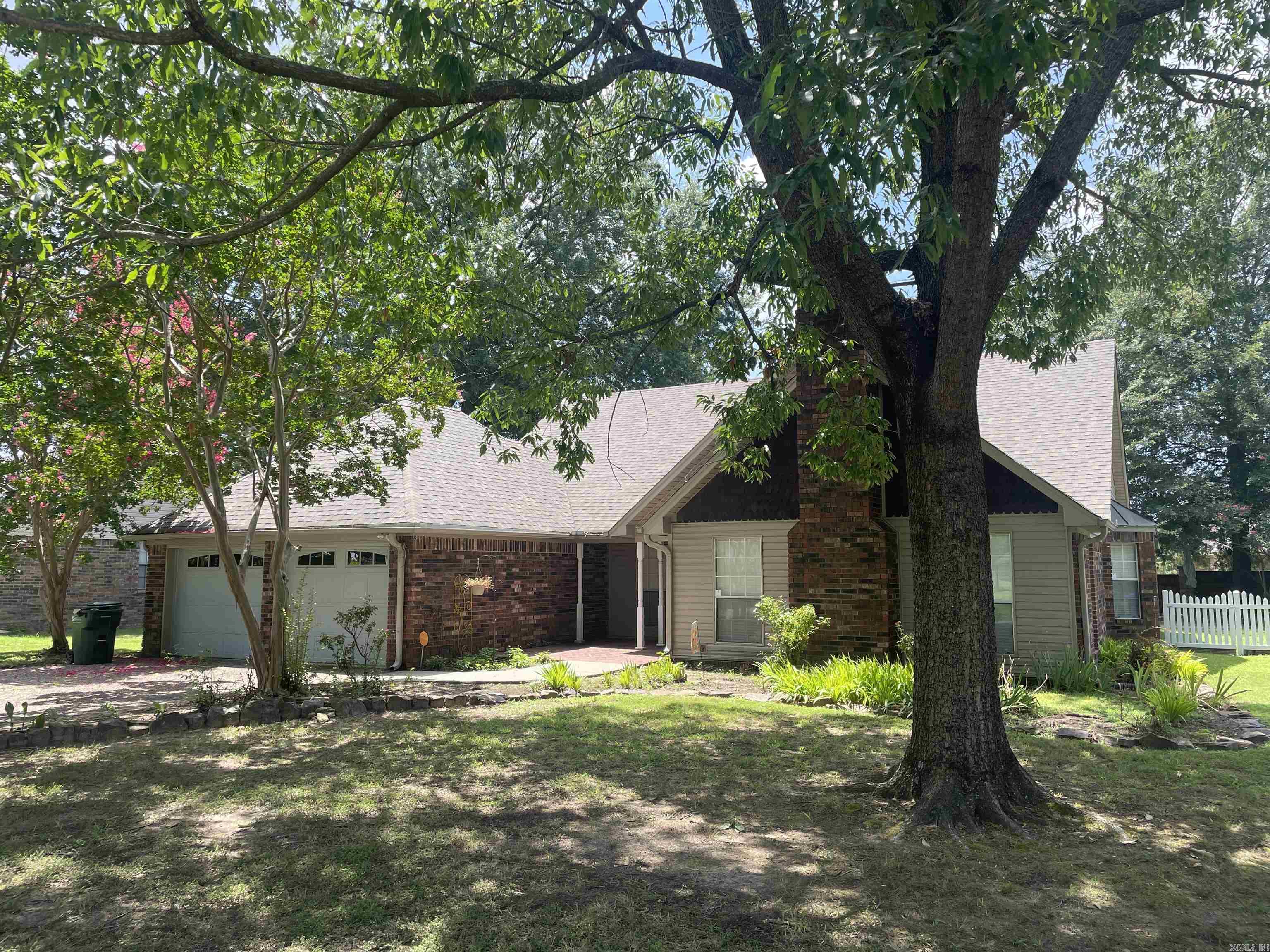 889 Heather Circle