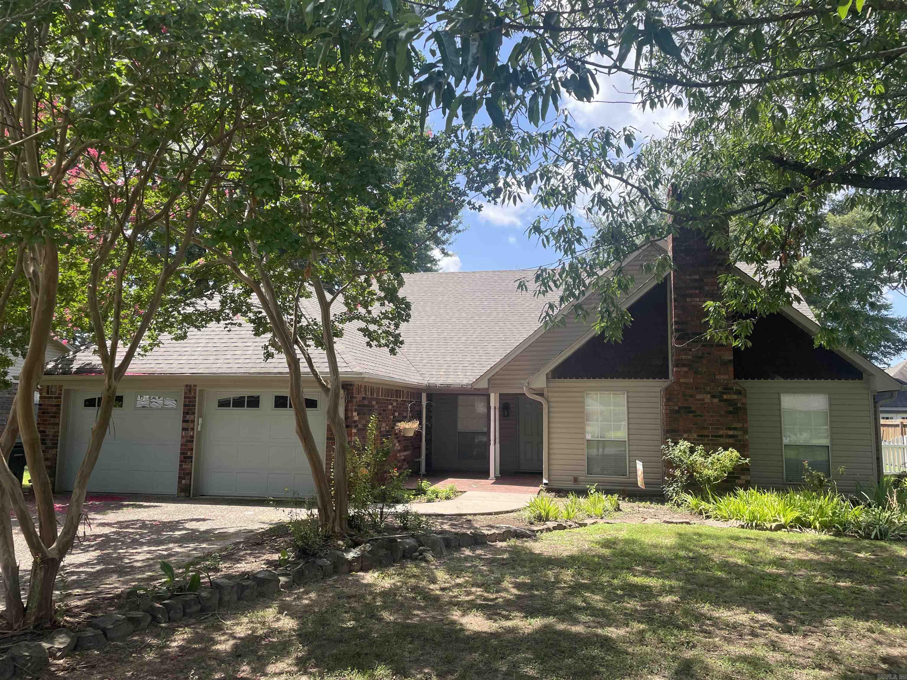 889 Heather Circle